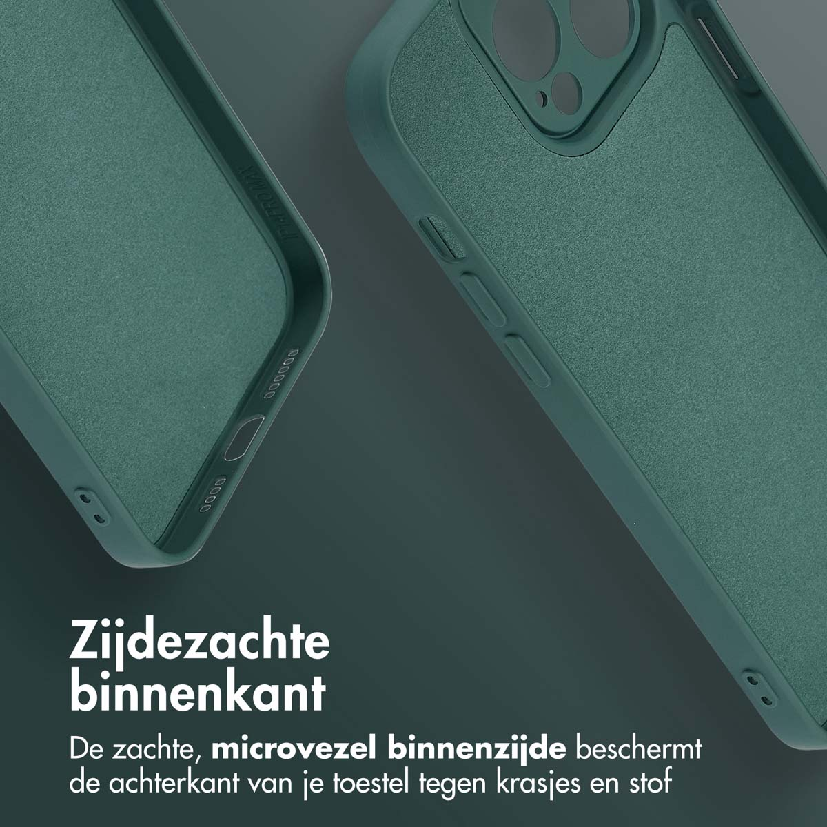 Twee groene telefoonhoesjes. Eén toont de binnenkant, met zachte textuur. De andere de zijkant.