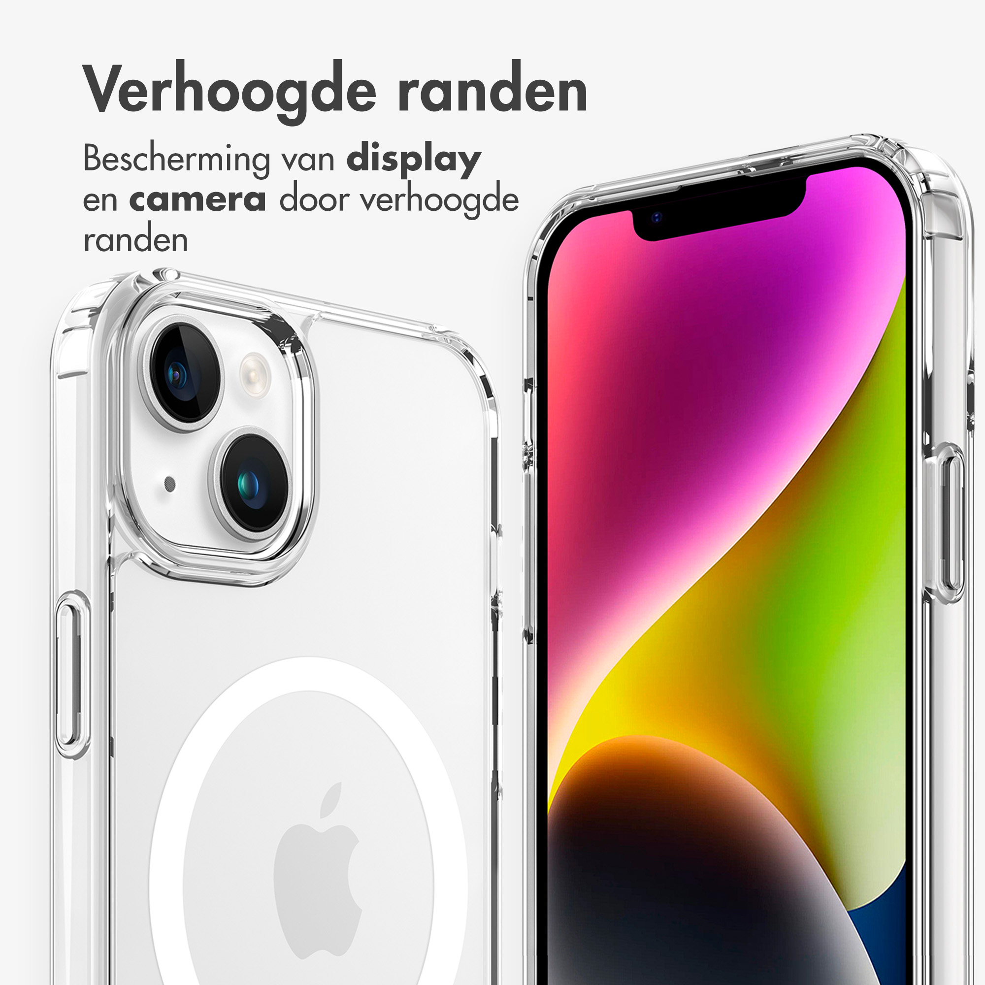Deux coques transparentes, l'une est sur un téléphone. Le téléphone est visible.