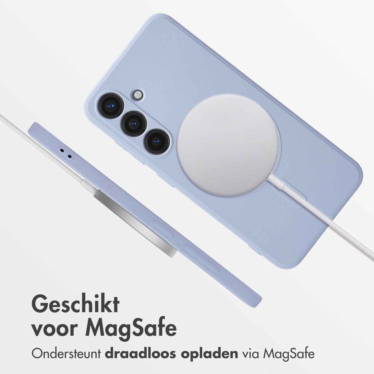 Blauwe telefoon met MagSafe opladen. Witte MagSafe-oplader. Oplaadkabel is wit.
