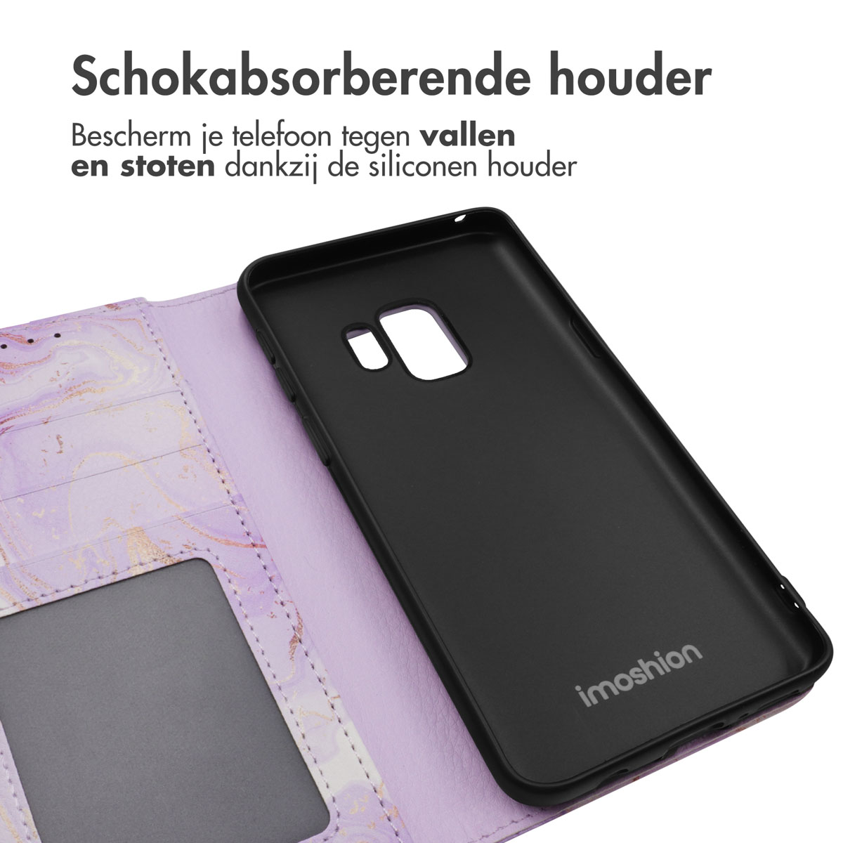 Een zwarte telefoonhoes met een uitsparing voor de camera en een paarse marmeren design portemonnee. Tekst: Schokabsorberende houder.