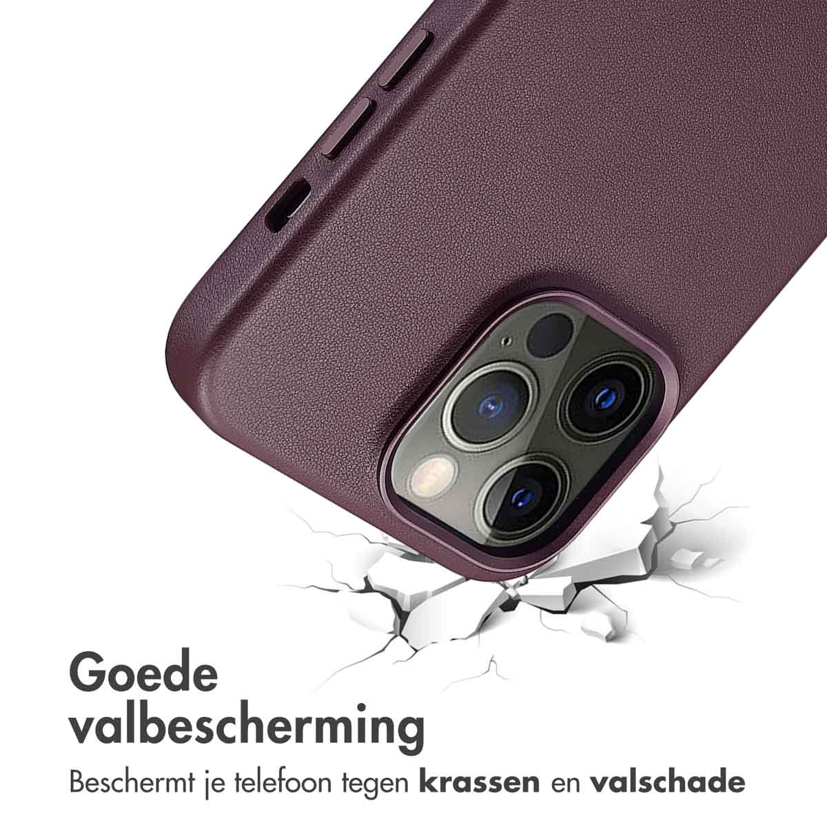 Bordeaux telefoonhoes, die een telefoon toont die de grond raakt en eronder scheurt.