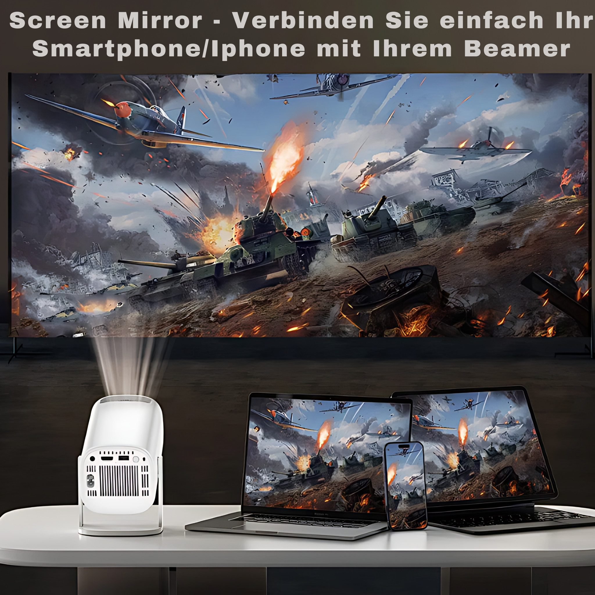 Ein Projektor, der ein Bild auf eine Leinwand projiziert. Zwei Laptops und ein Telefon sind sichtbar.