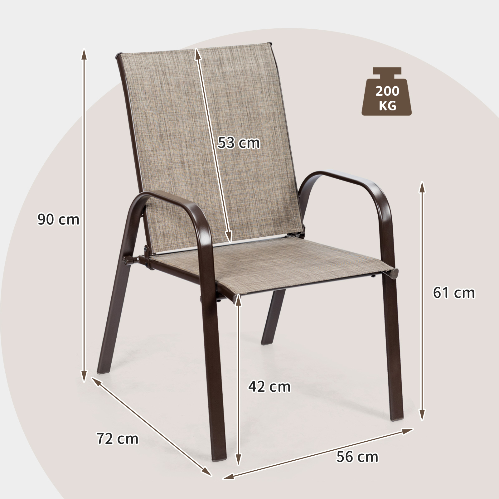 Ein brauner Metall-Outdoor-Stuhl mit beschrifteten Abmessungen. Der Stuhl hat eine beige Mesh-Sitzfläche und -Rückenlehne. Das max. Gewicht ist 200 kg.