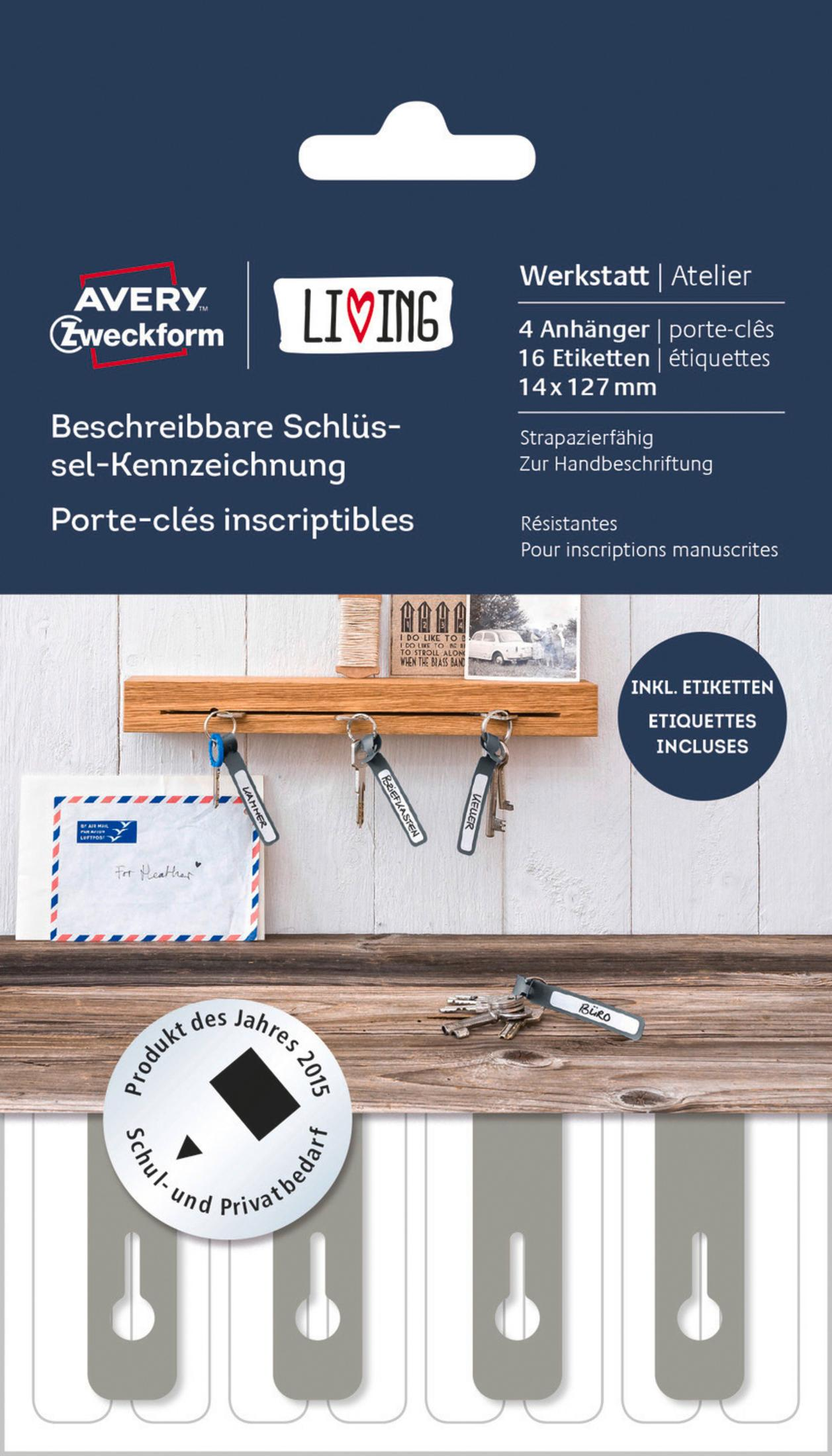 Schlüsselhalter mit Schlüsseln und Etiketten. Holzsockel mit Schlüsseln und Etiketten, plus ein kleiner Brief und Anhänger.