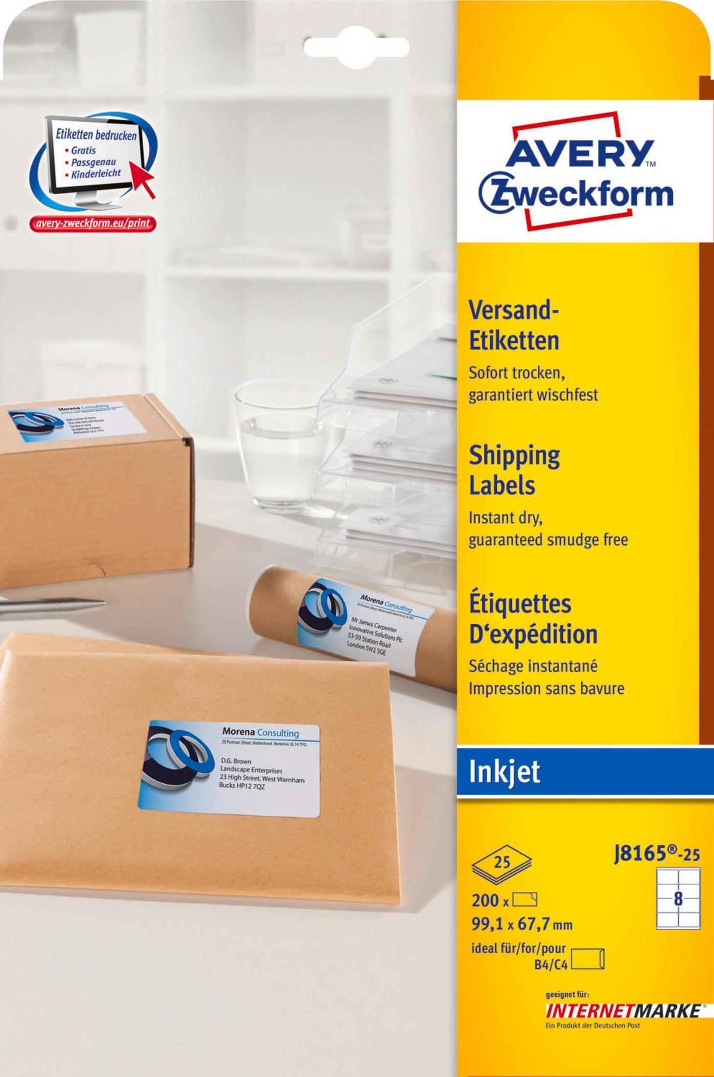 Versandetiketten-Paket mit Etiketten. Ein Paket, ein Glas und eine braune Rolle sind sichtbar.
