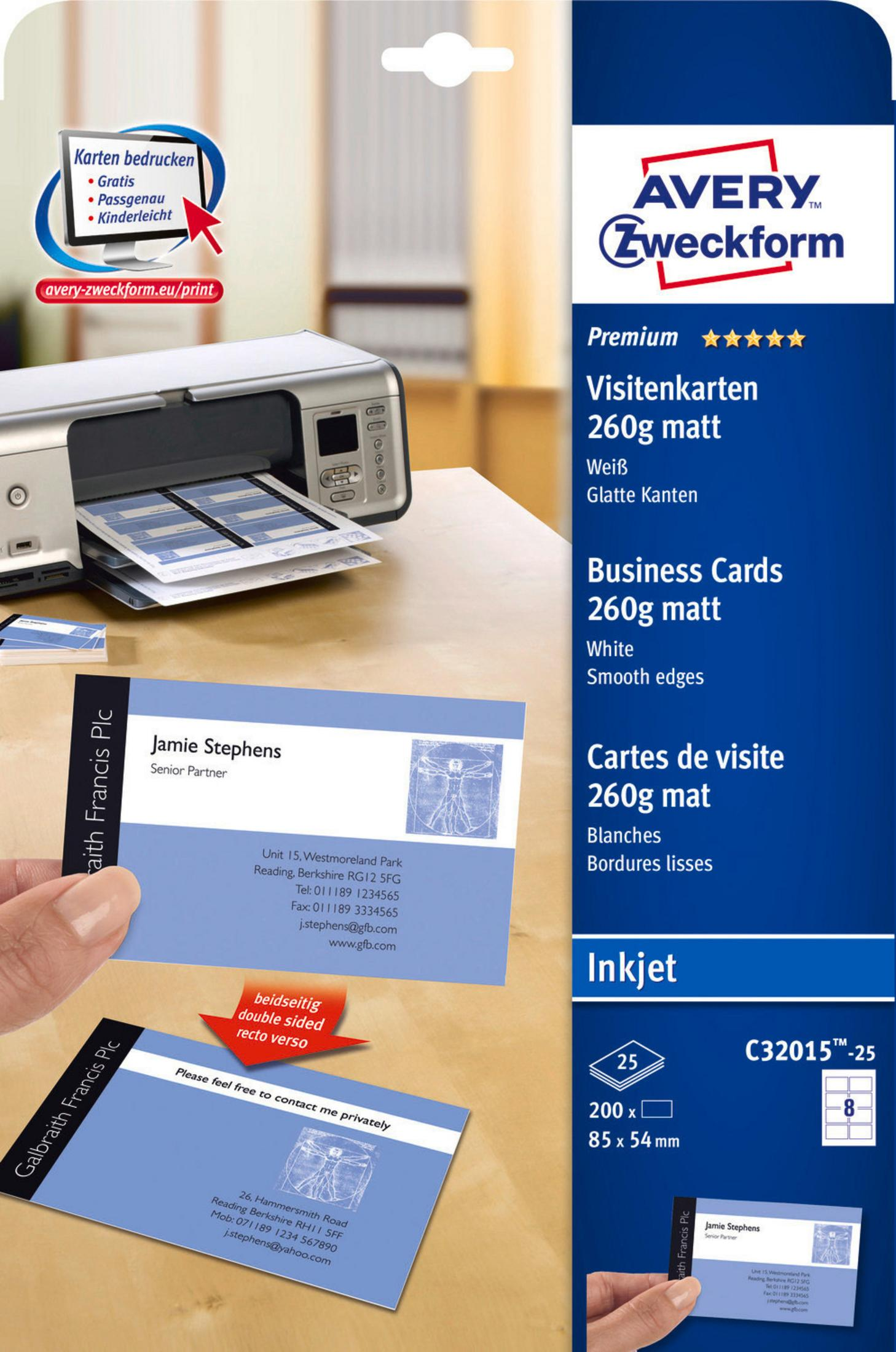 Drucker druckt Visitenkarten, Hand hält Musterkarten.