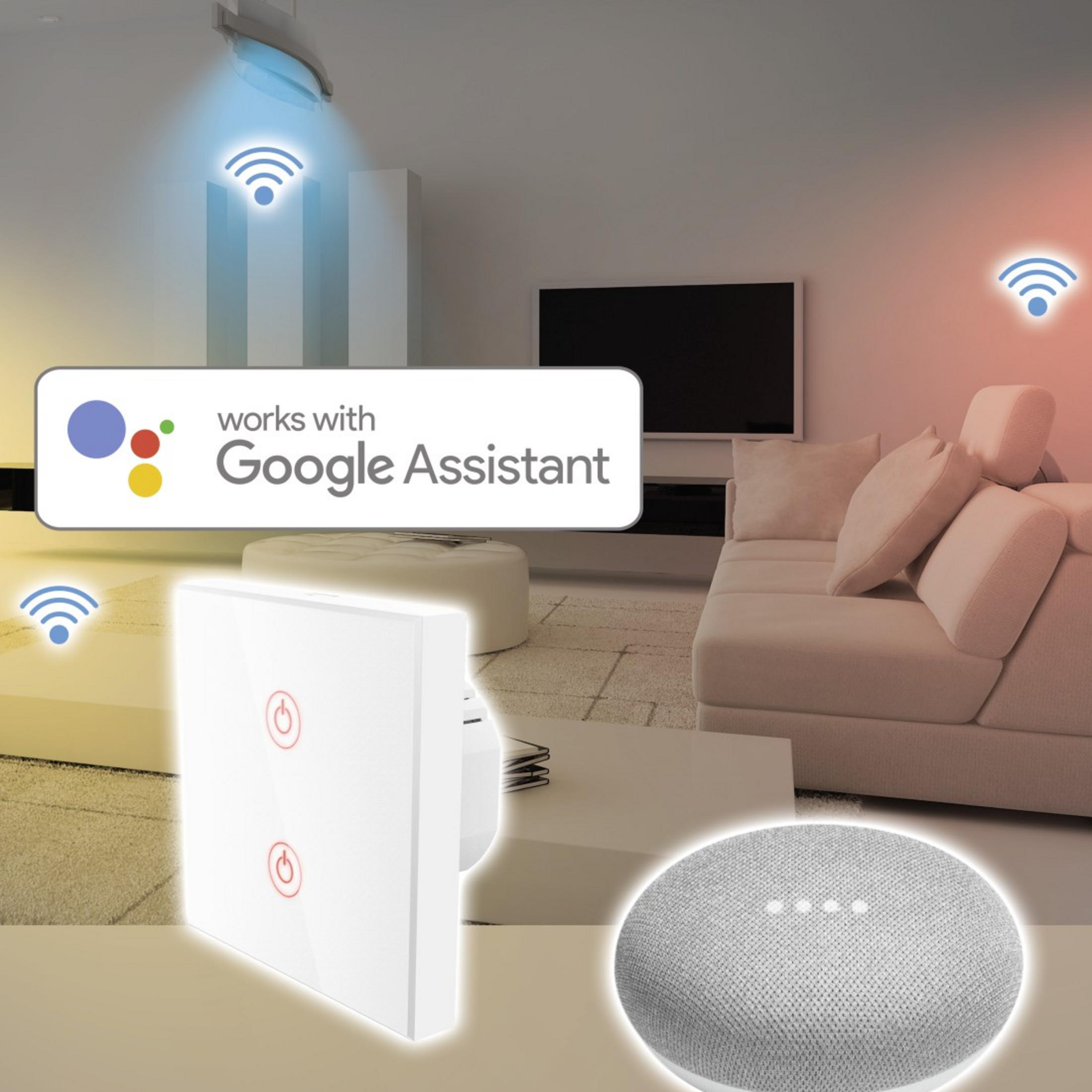 Weißer Smart-Home-Lichtschalter mit zwei Tasten. Google Assistant Logo. Wohnzimmerumgebung.