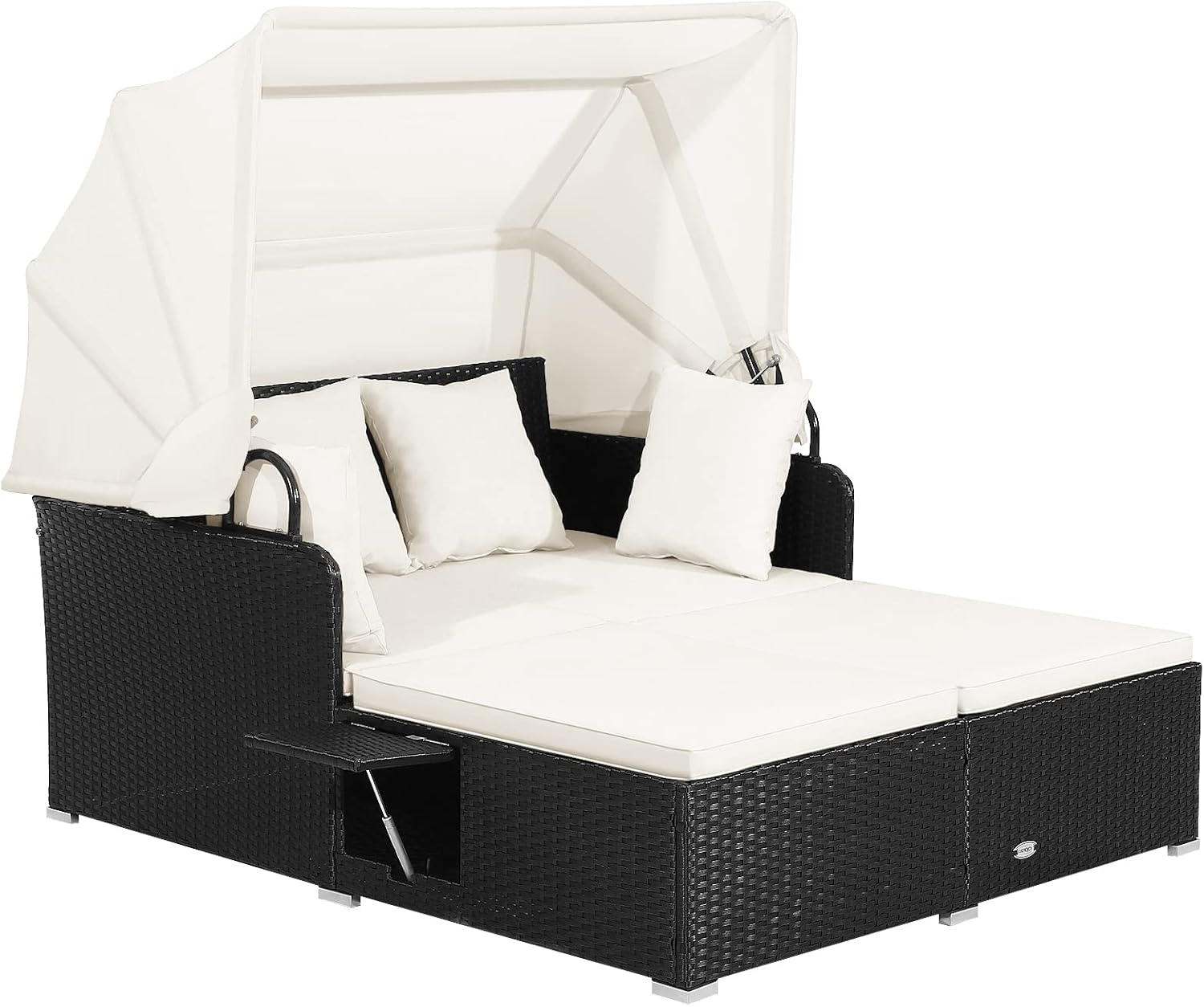 Schwarzes und Weiden-Outdoor-Tagesbett mit weißen Kissen und einem Baldachin. Verfügt über einen Beistelltisch und Kissen.