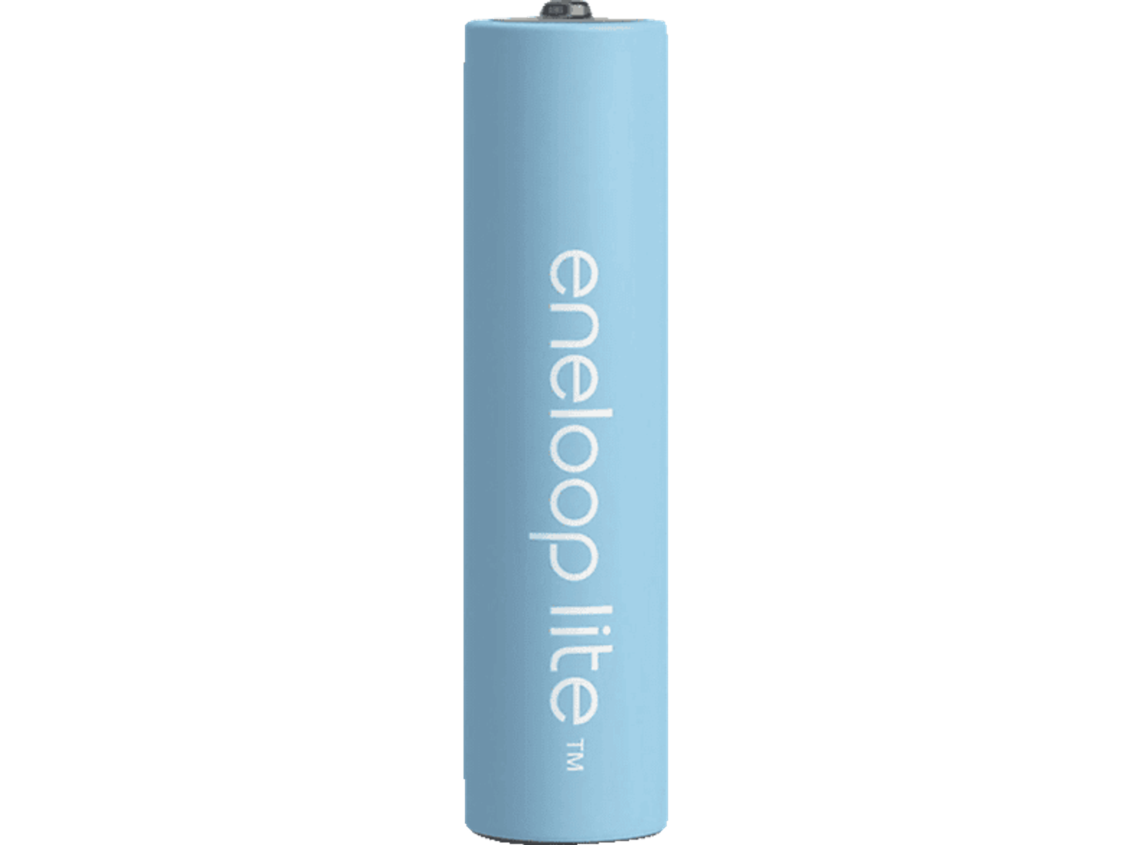 Hellblaue Eneloop lite AA-Batterie, vertikal, auf schwarzem Hintergrund.