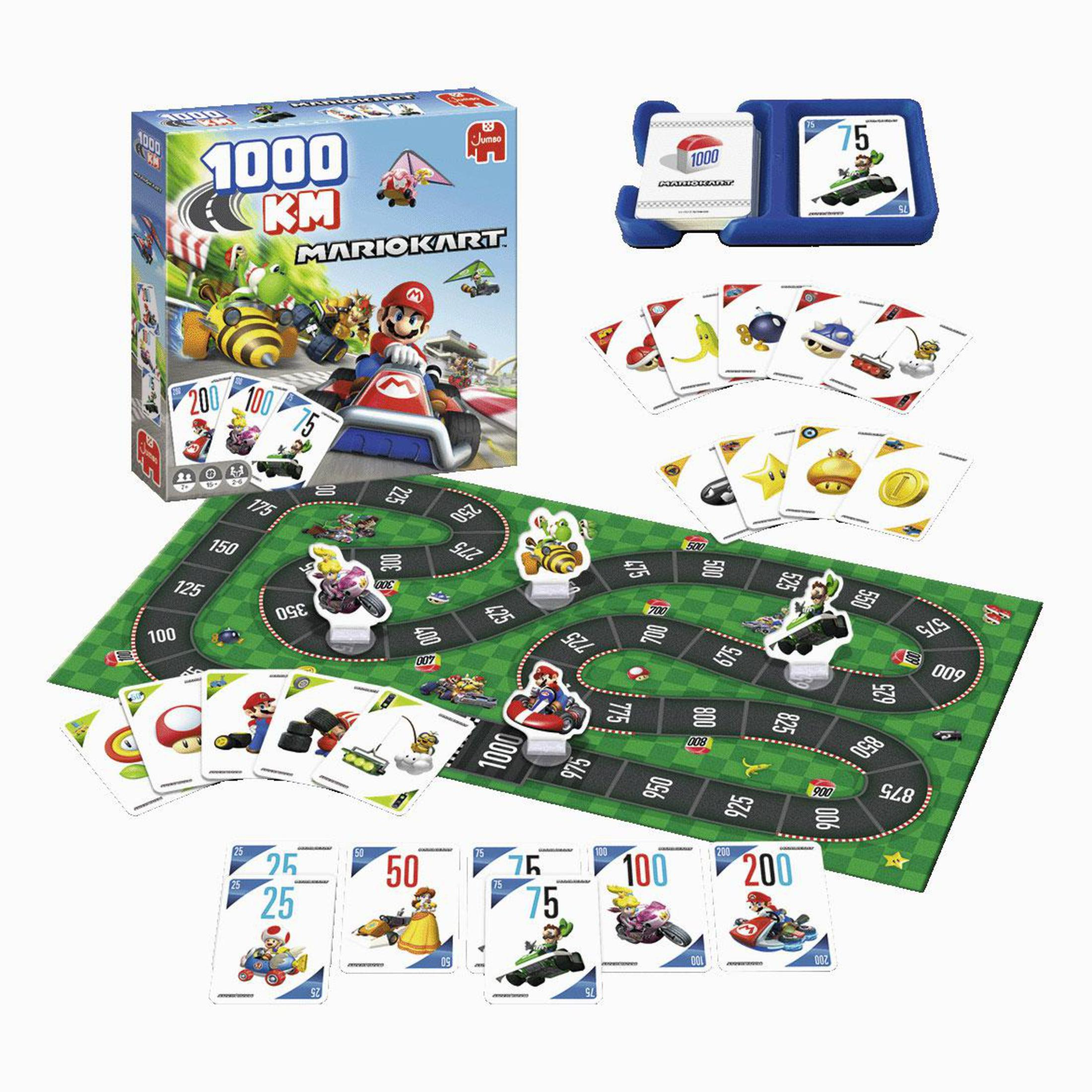 Ein Mario Kart Brettspielset mit Spielsteinen und Karten auf weißem Untergrund angeordnet.