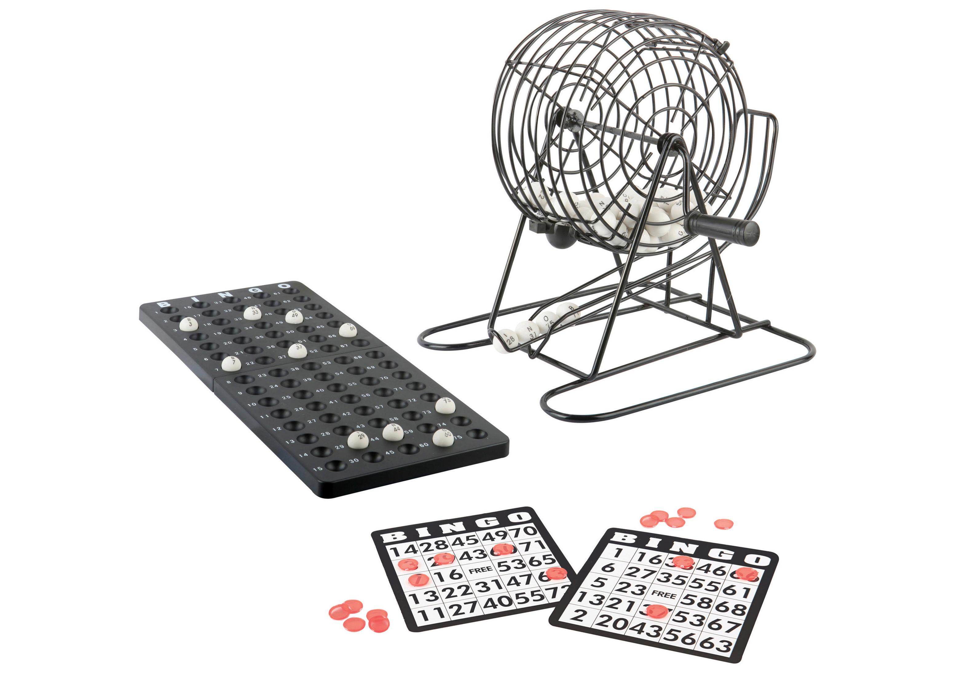 Bingo-Spiel-Set mit Käfig, Kugeln, Karten und Spielsteinen auf weißem Hintergrund.