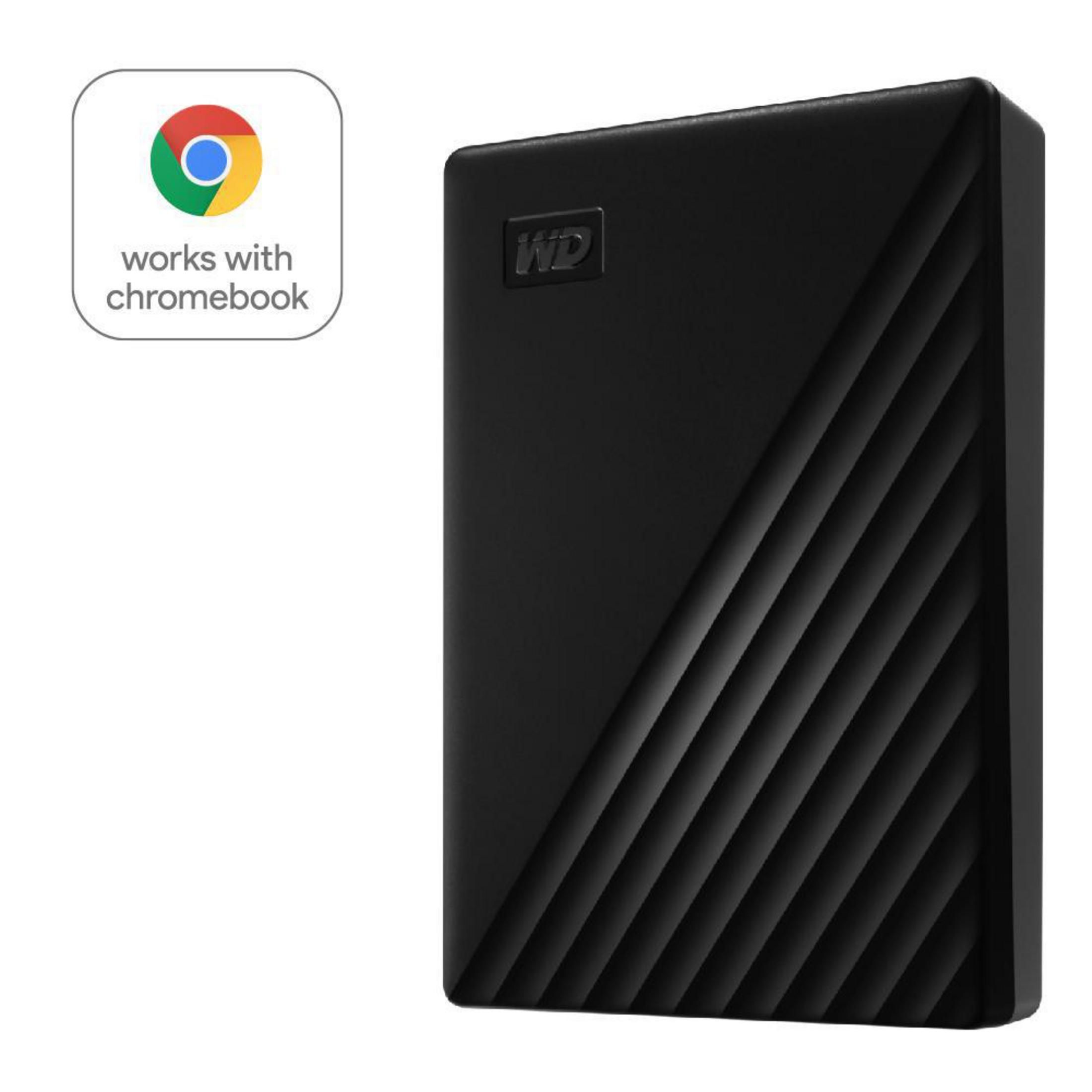 Un disco rigido esterno WD My Passport nero con un logo Chrome Book.