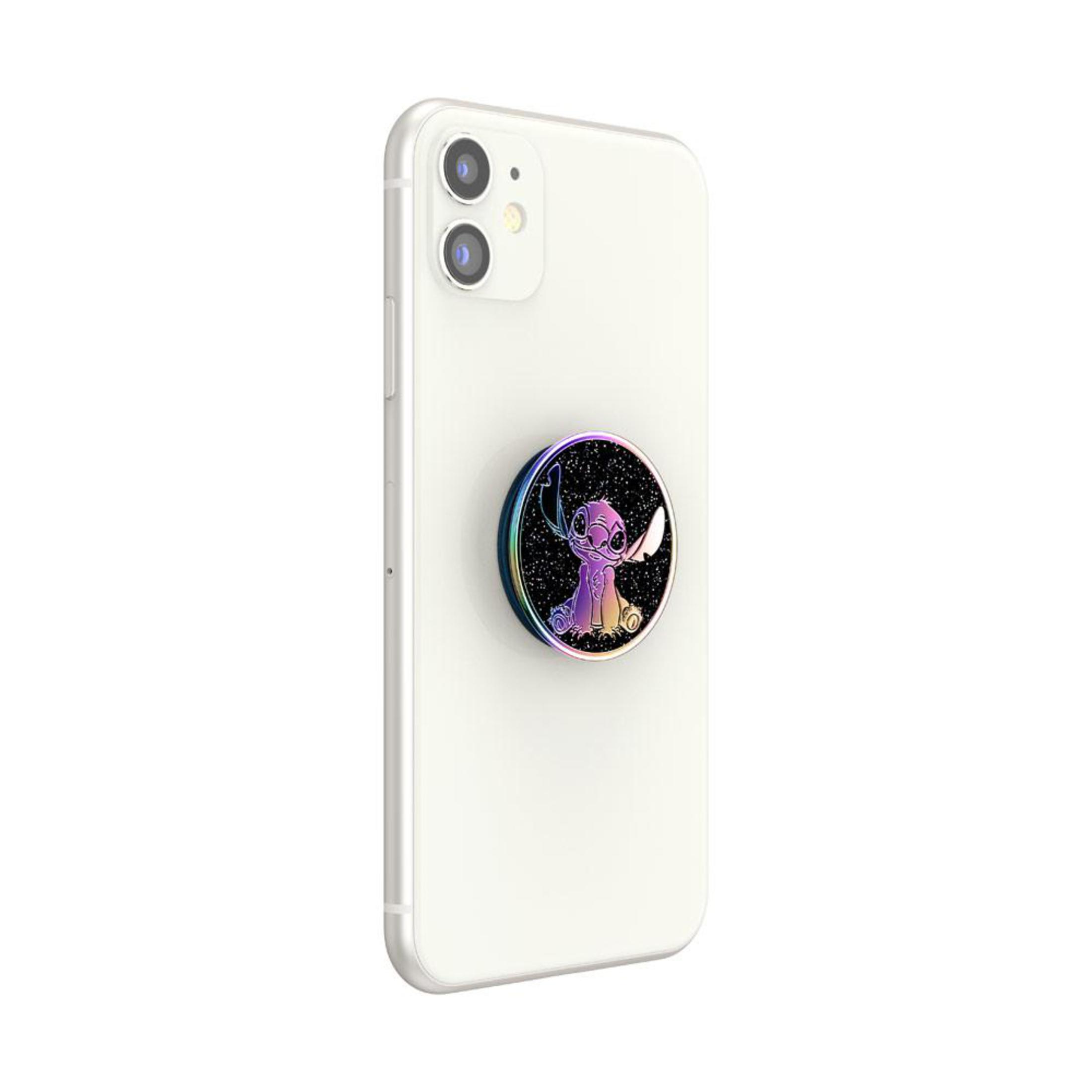 Telefono bianco con un popsocket di Stitch attaccato.