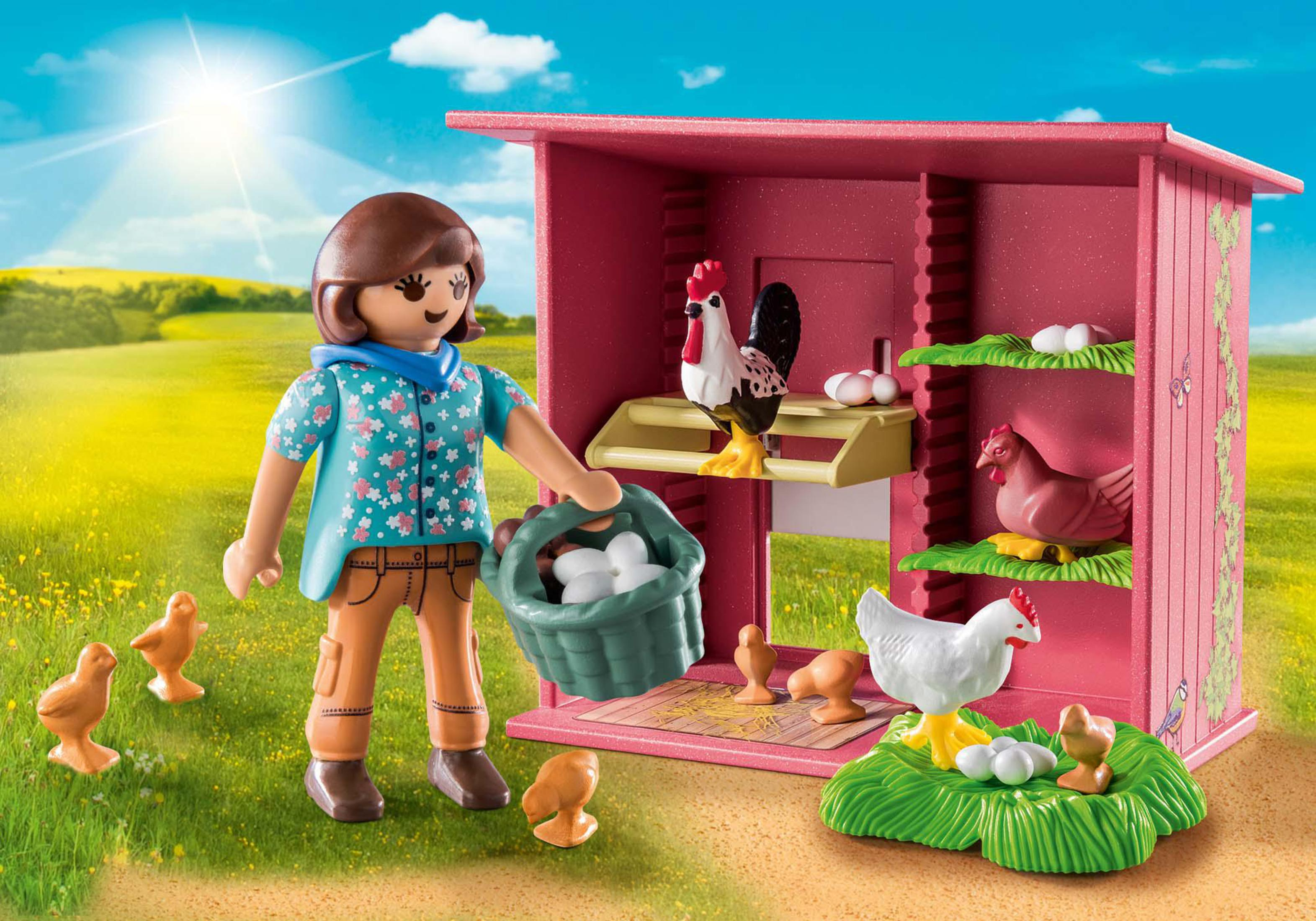 Scena z farmy Playmobil z kobietą zbierającą jaja, kurami i kogutem.