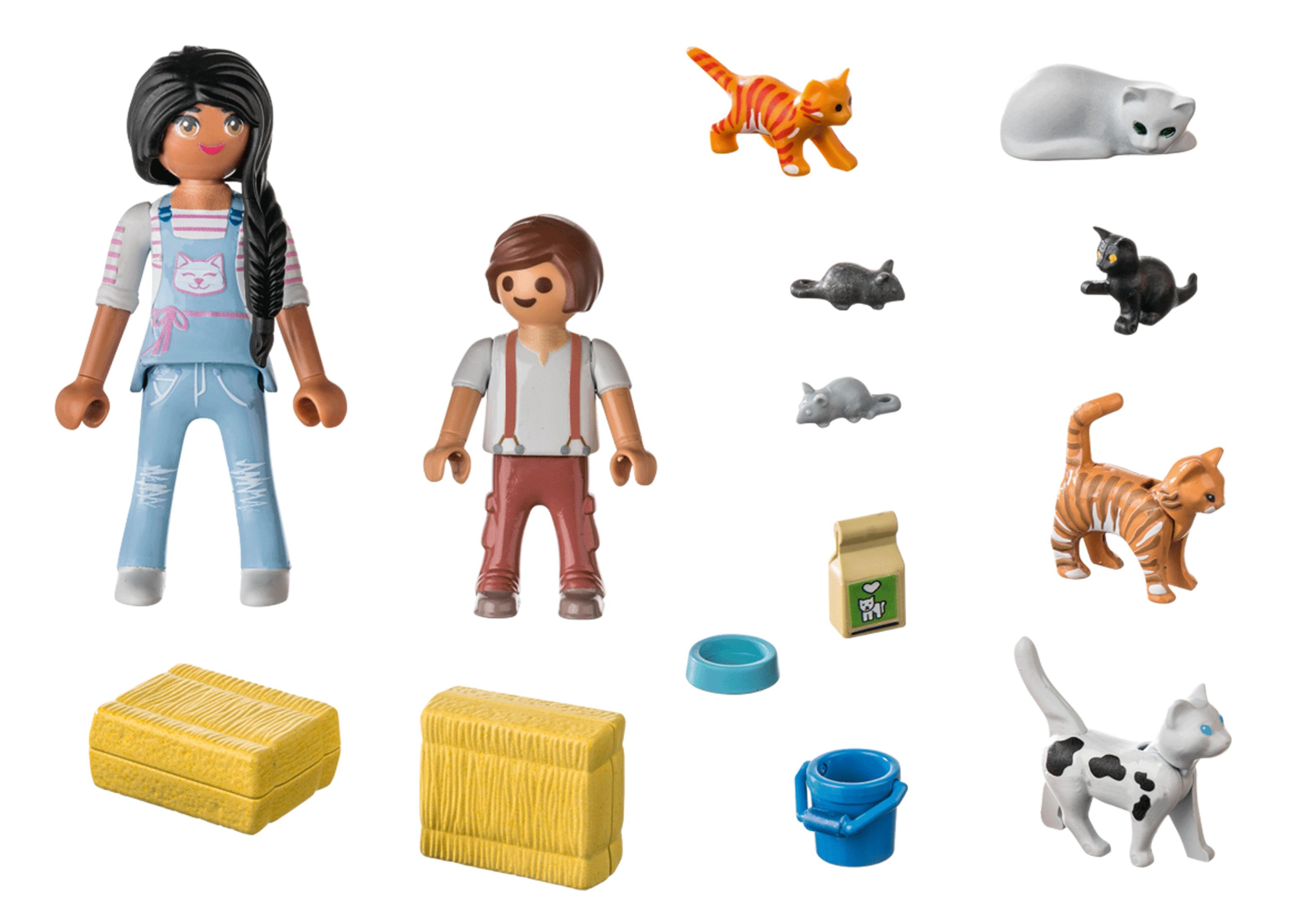 Playmobil-Set. Figuren, Katzen, Heuballen und Zubehör sind auf weißem Hintergrund verteilt.