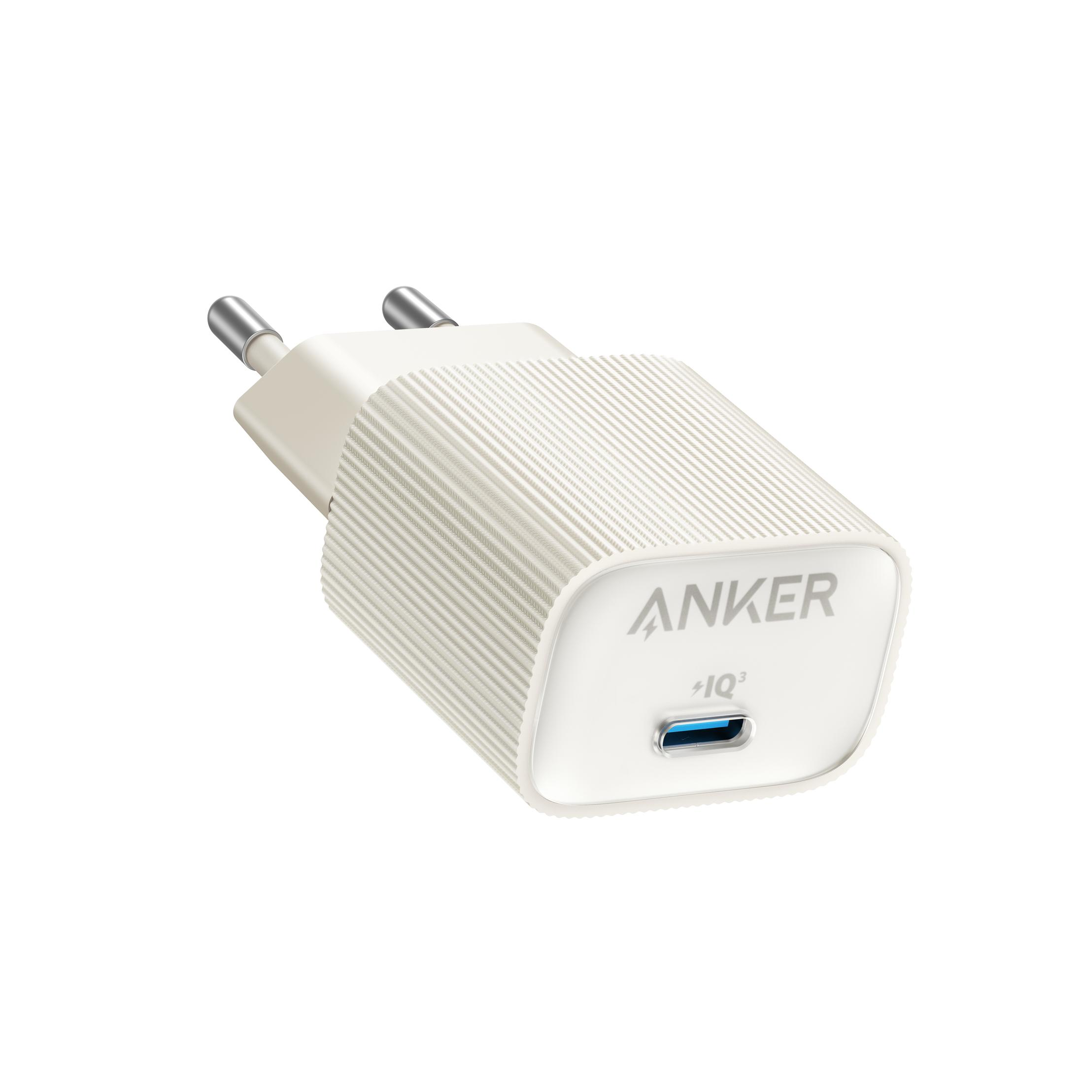 Un caricatore USB Anker con corpo bianco e porta USB-C.