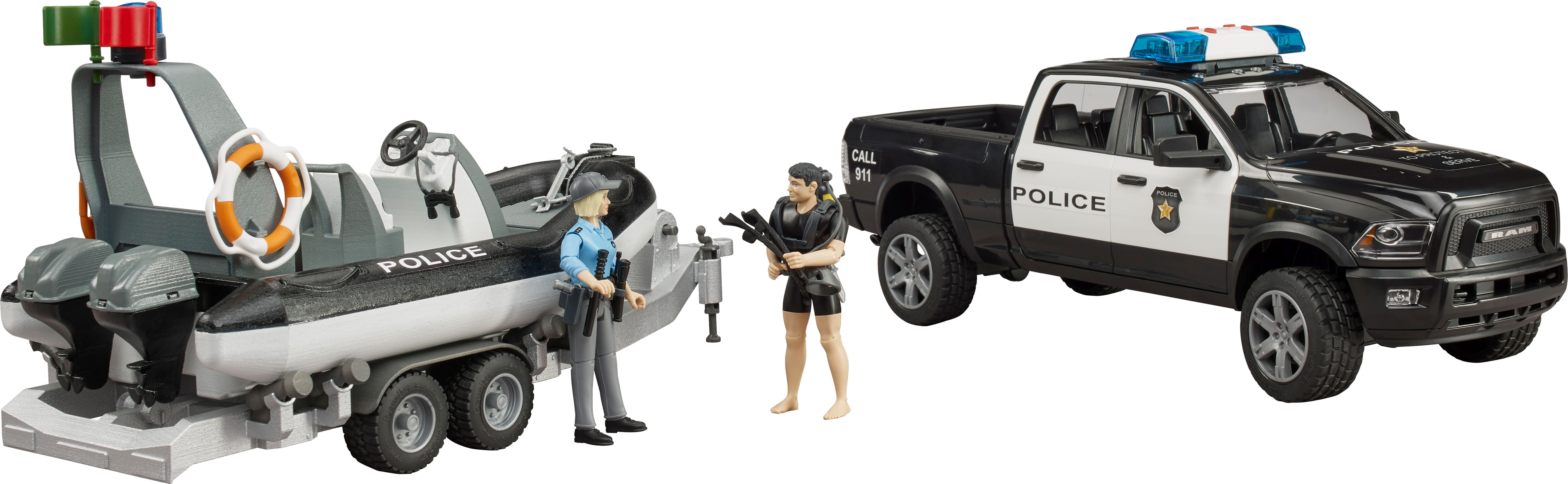 Gommone della polizia giocattolo, due figure e un camion della polizia.