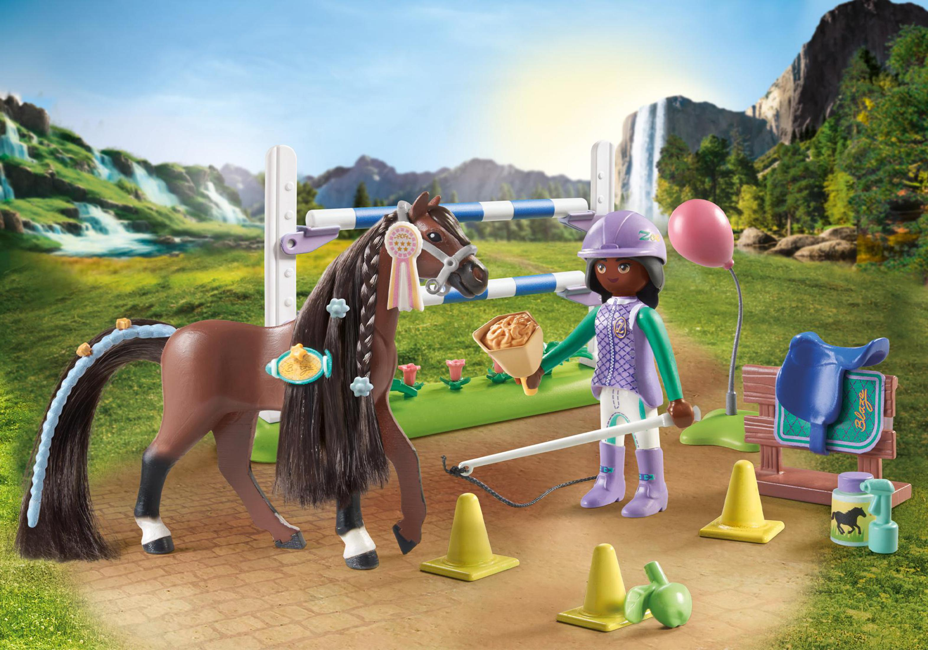 Set cavallo e cavaliere Playmobil. La scena comprende un cavallo, un cavaliere, salti e uno sfondo panoramico.