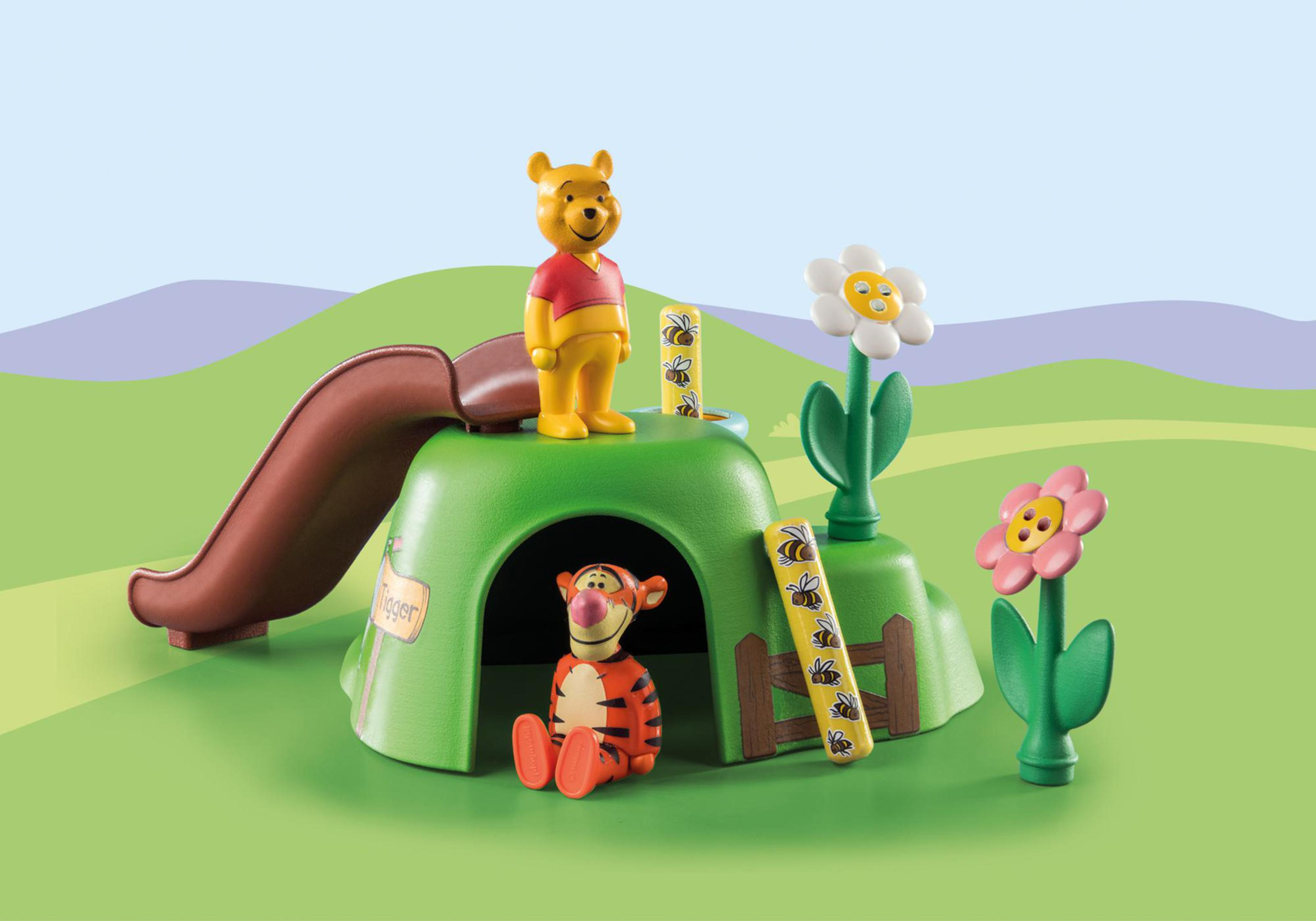 Winnie Puuh Spielset mit Puuh und Tiger-Figuren, Rutsche und Blumen.