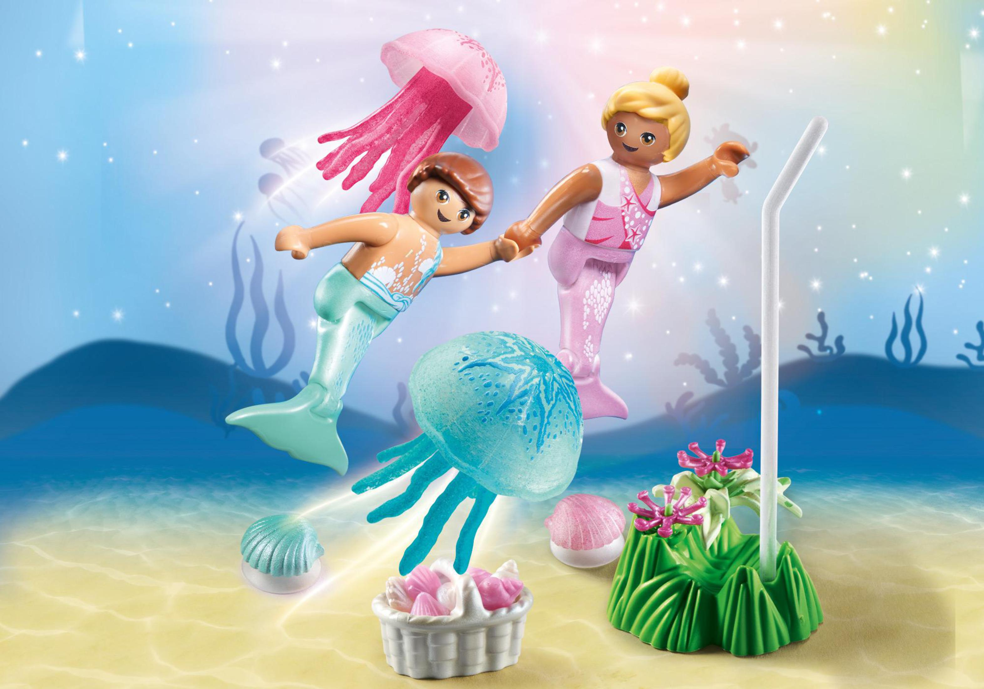 Playmobil Set: Zwei Meerjungfrauen, Quallen, Muscheln und ein Korb.