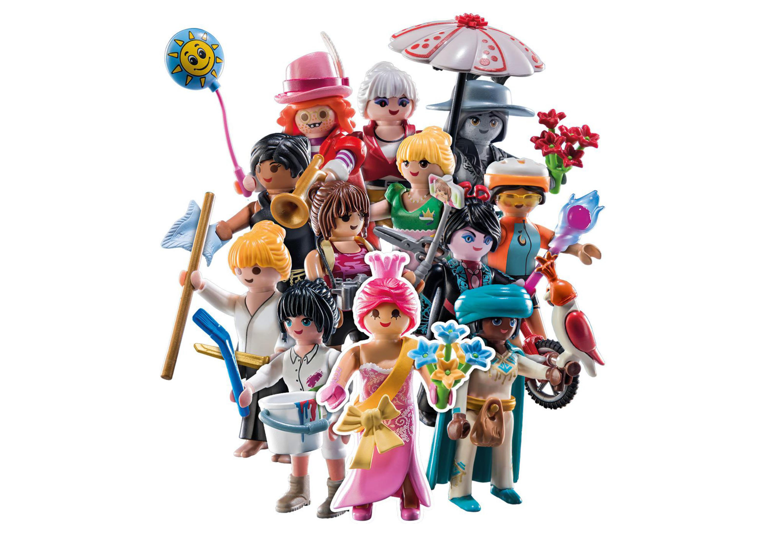 Un gruppo di personaggi giocattolo in vari costumi, tra cui una principessa e un musicista.