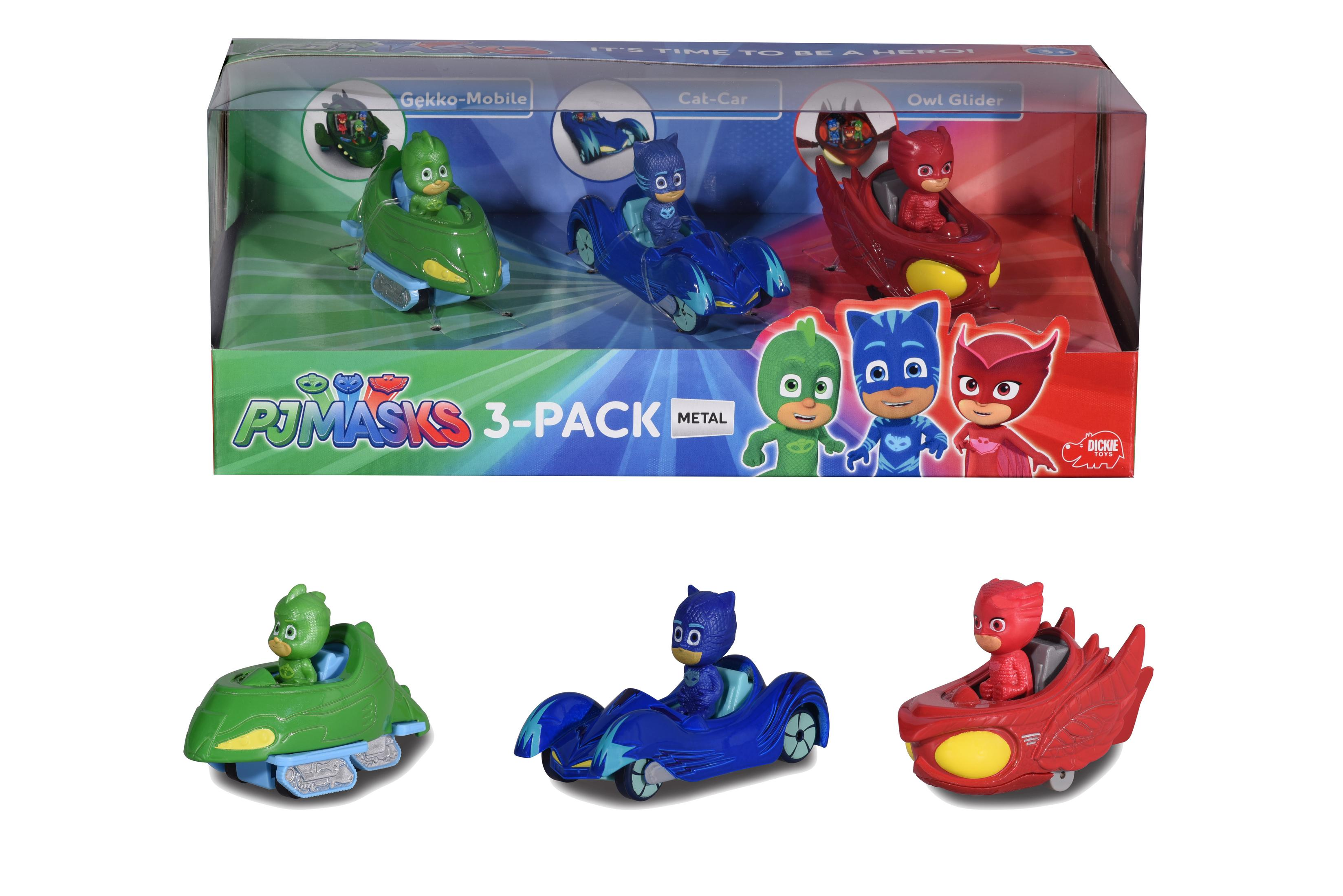 Zestaw zabawek z trzema samochodami i postaciami PJ Masks w pudełku.