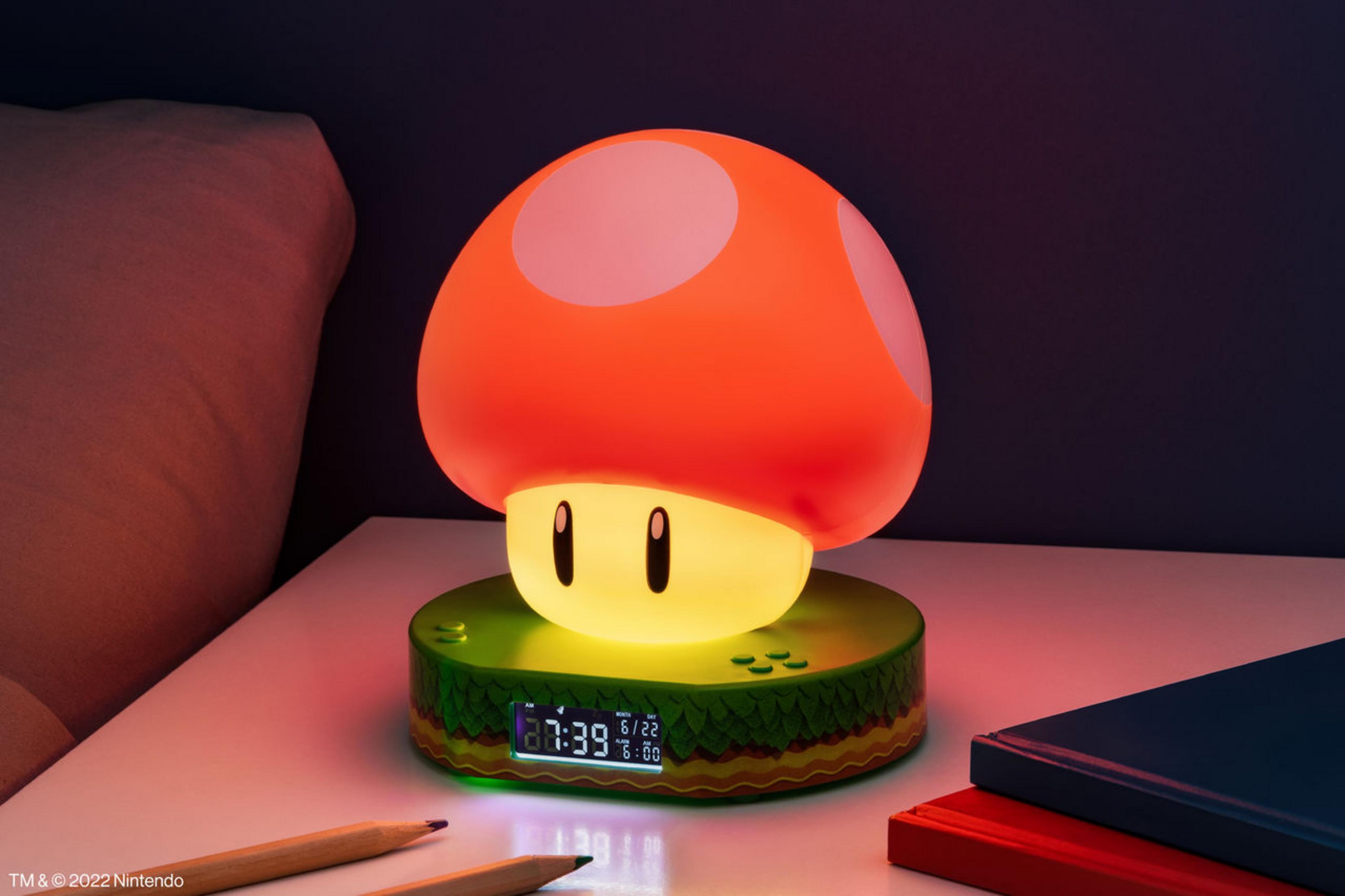 Budzik z grzybem Super Mario.