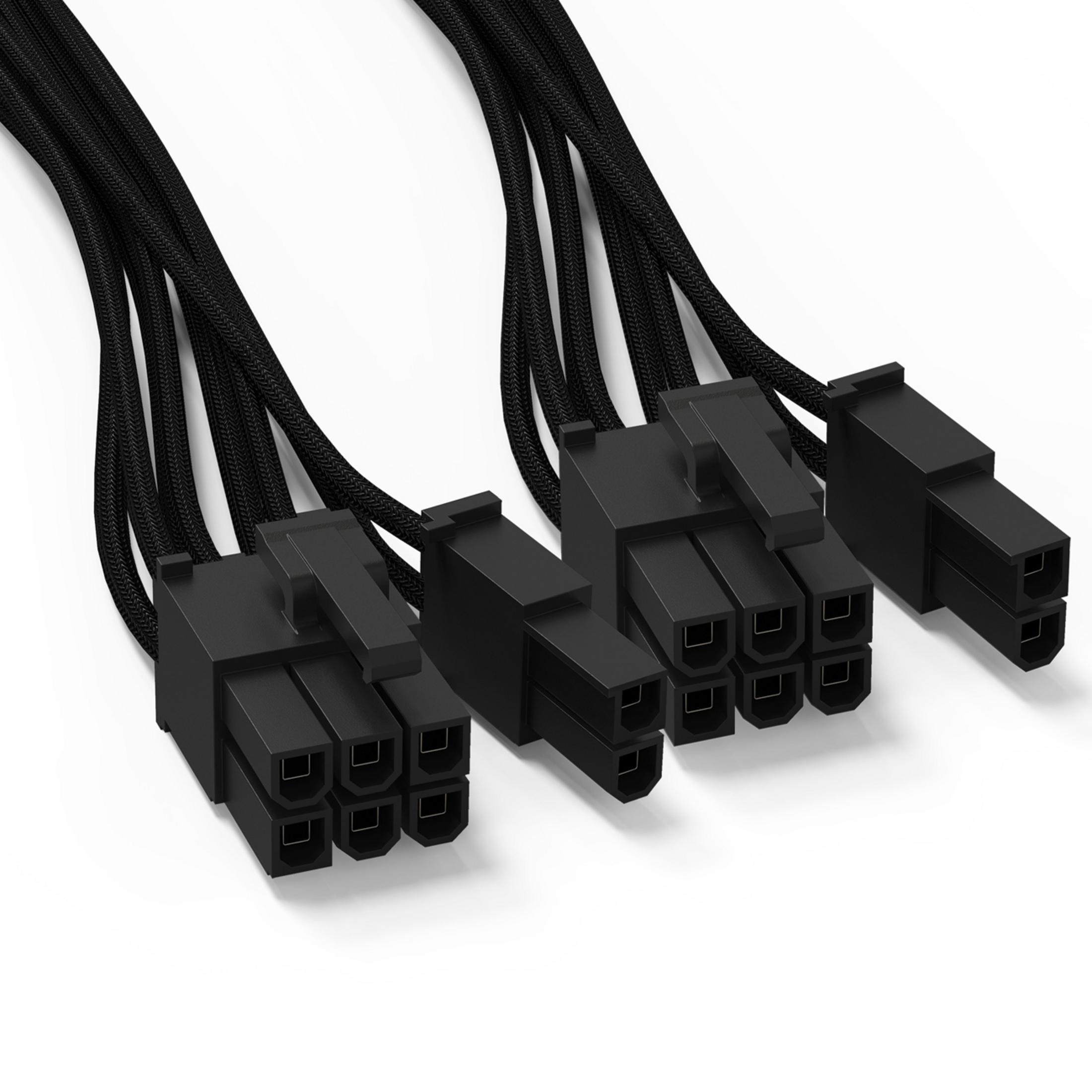 Schwarze Stromversorgungskabel mit mehreren Steckern, vor weißem Hintergrund.