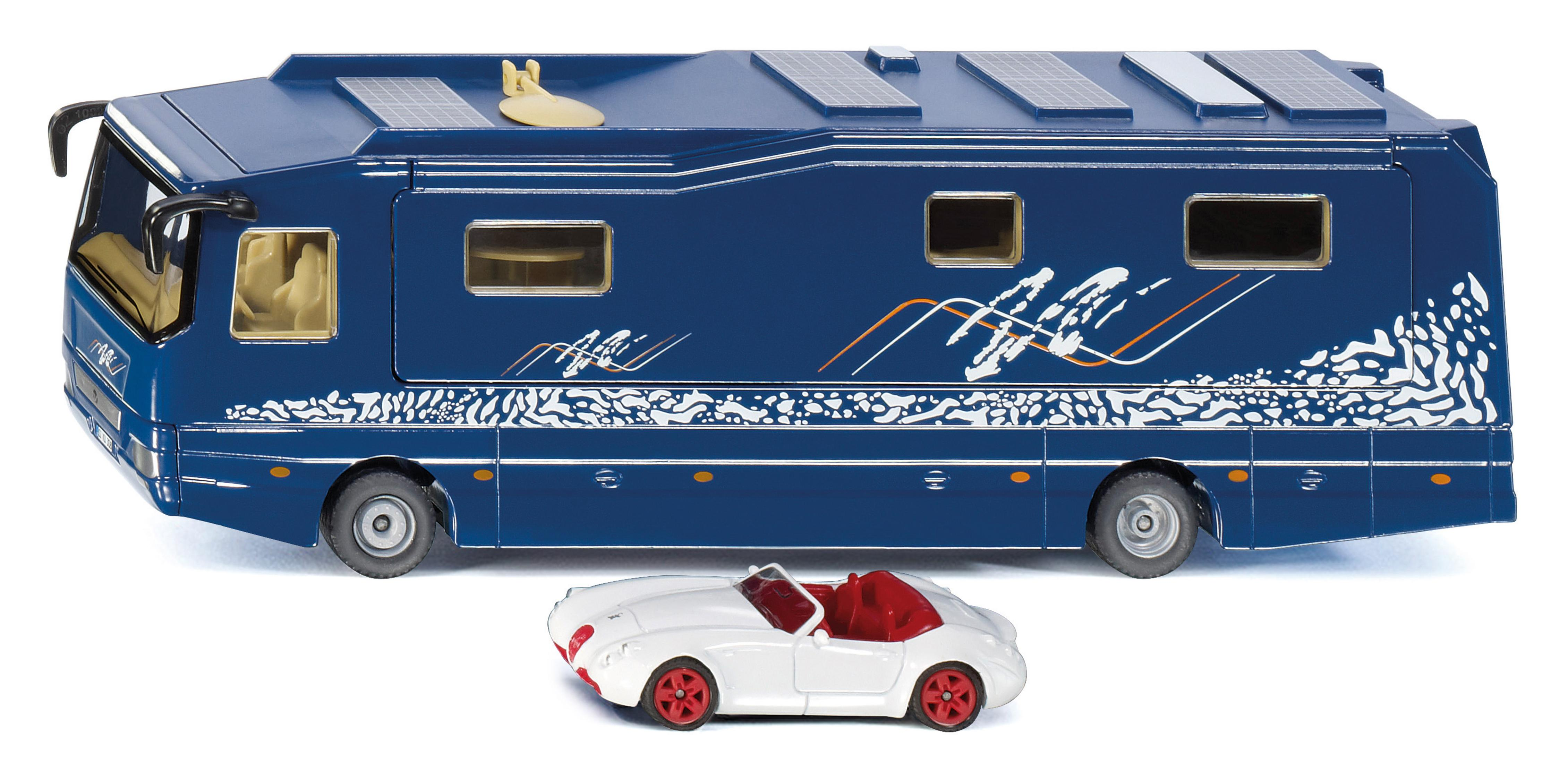 Niebieska zabawka RV z białym samochodem sportowym z przodu, na białym tle, widok z przodu.