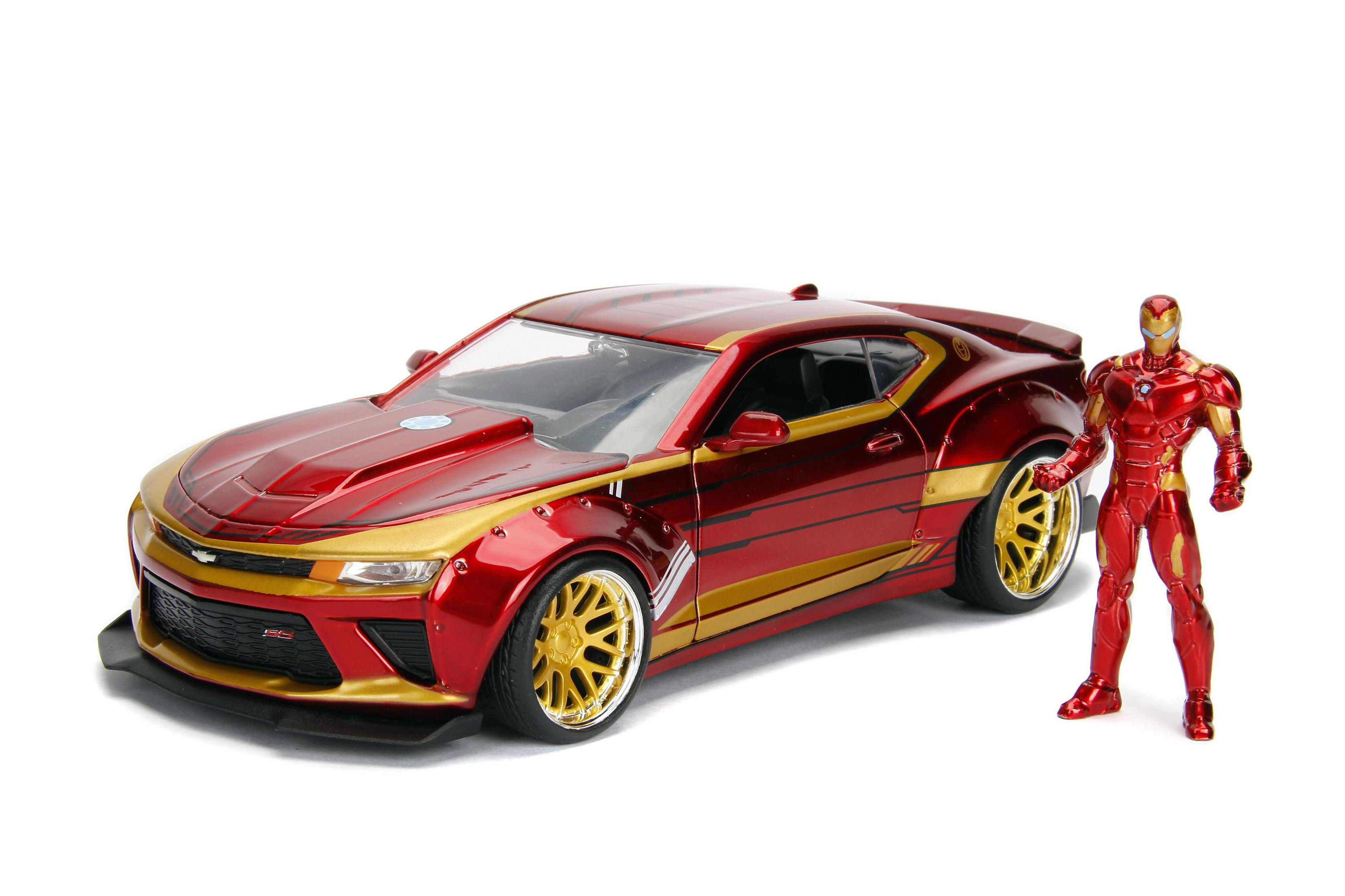 Rotes und goldenes Iron Man Auto mit einer Figur. Das Auto hat goldene Felgen.