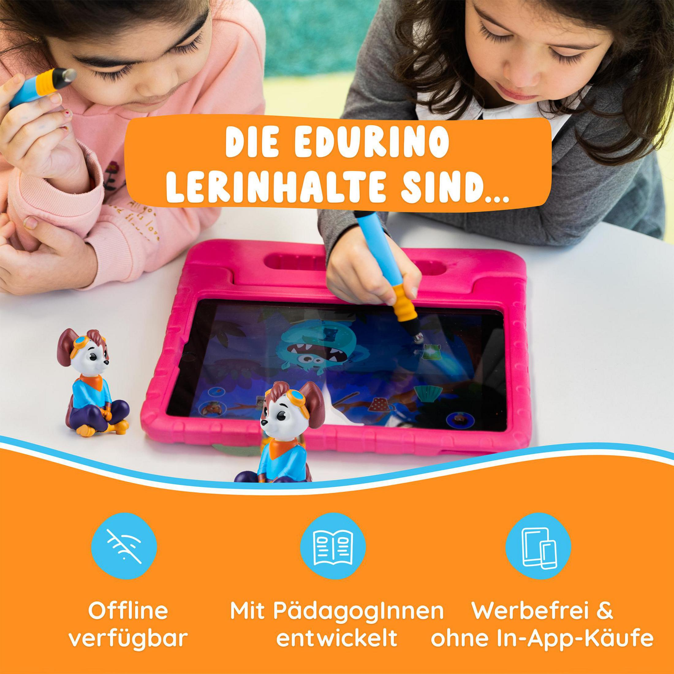 Zwei Kinder mit Tablets. Die Tablets sagen 'Die Edurino Lerninhalte sind...'. Es gibt Spielzeughunde.
