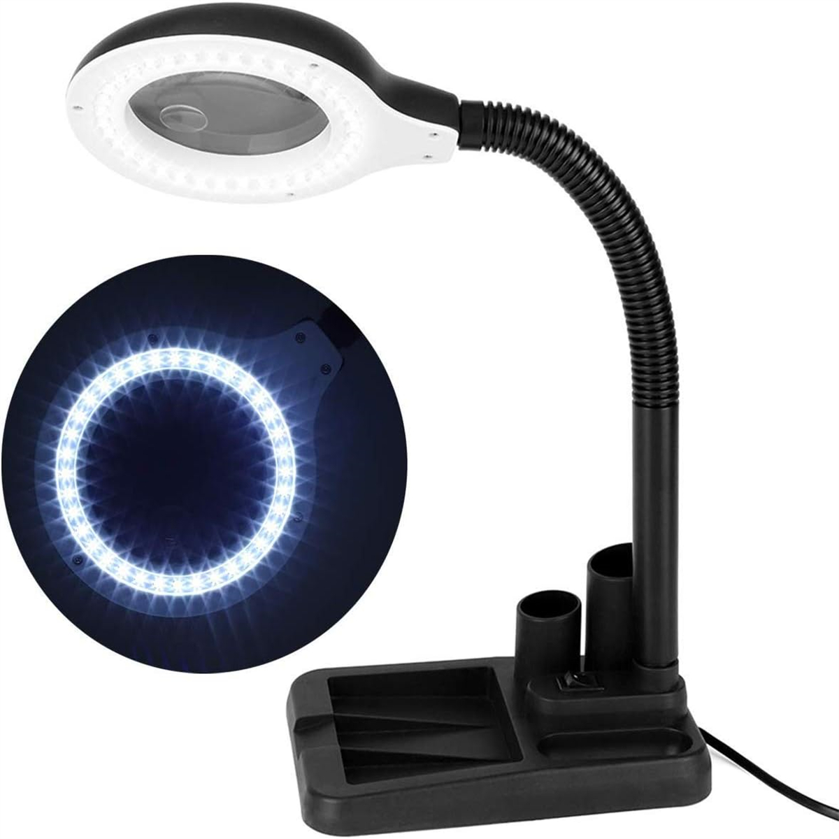 Eine schwarze Schreibtischlampe mit Lupe, umgeben von hellen weißen LED-Leuchten.