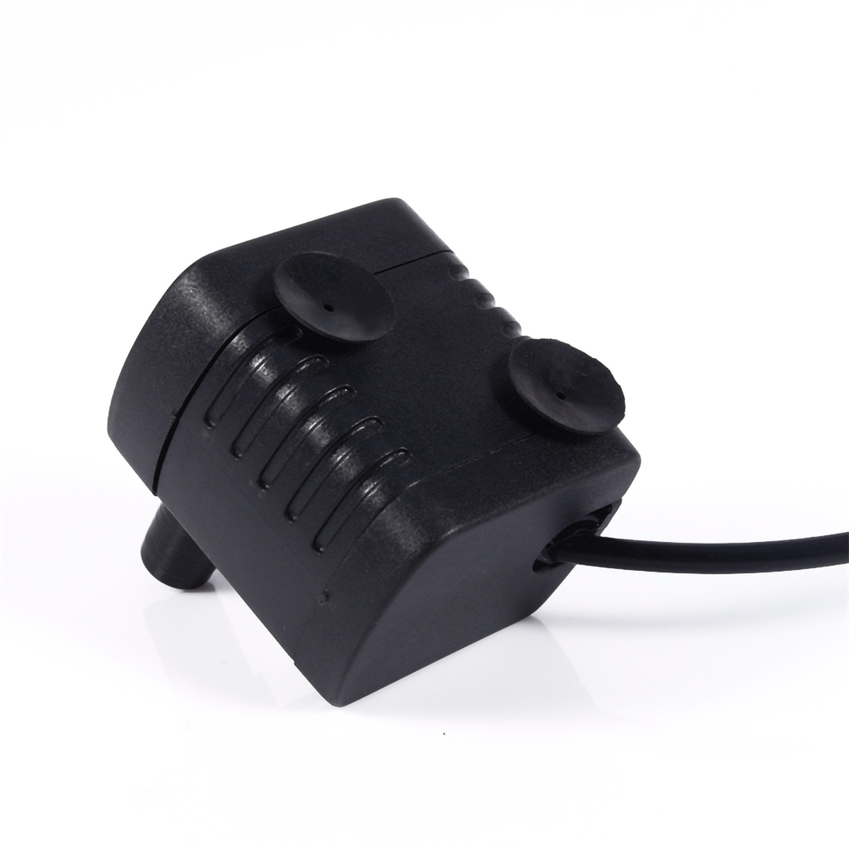Kleine schwarze Wasserpumpe mit zwei Saugnäpfen und einem schwarzen Kabel, auf weißer Oberfläche.