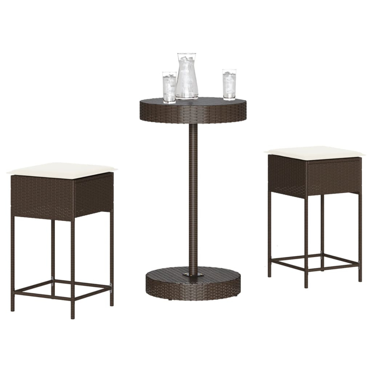 Set bar esterno con tavolo e due sgabelli. Stile vimini. Tavolo con bicchieri e una caraffa.