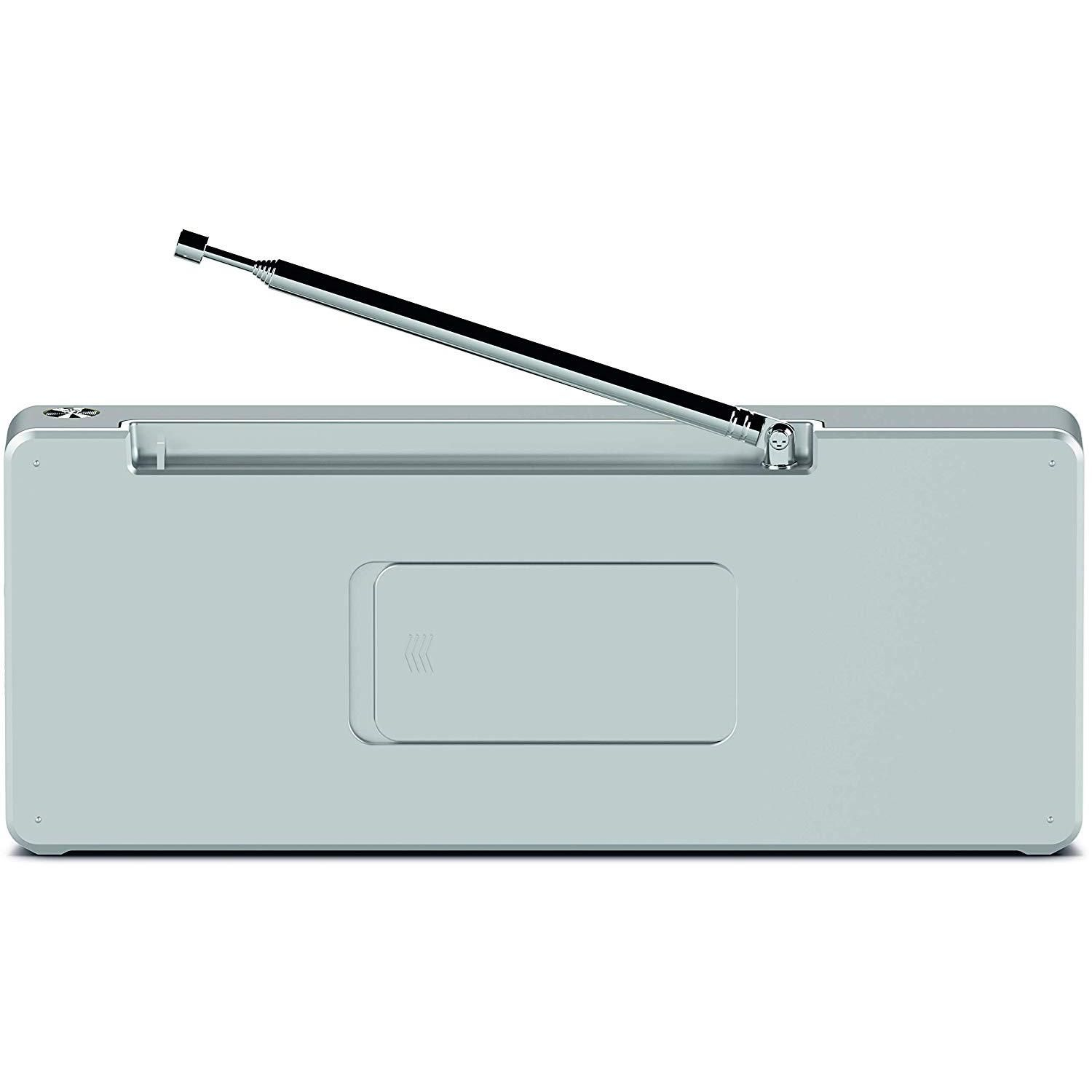 Szare radio retro z wysuniętą anteną na białym tle.