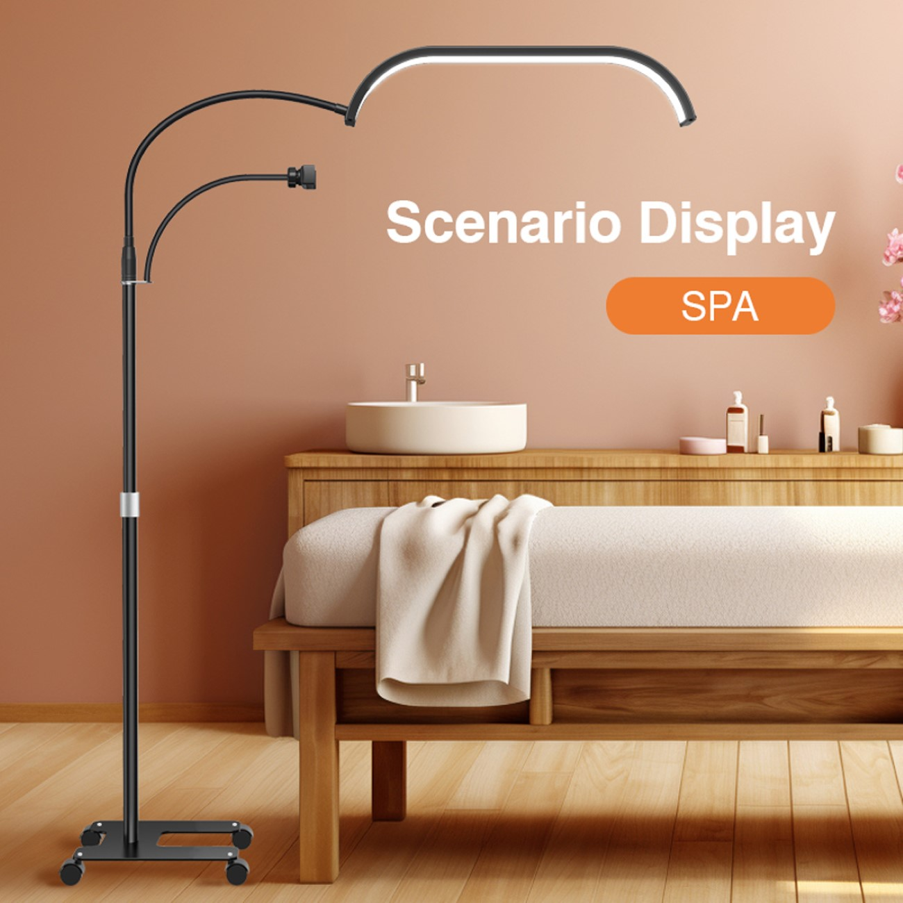 Eine schwarze Spa-Lampe, eine Holzbank, ein Waschbecken und dekorative Elemente in einem orangefarbenen Raum.