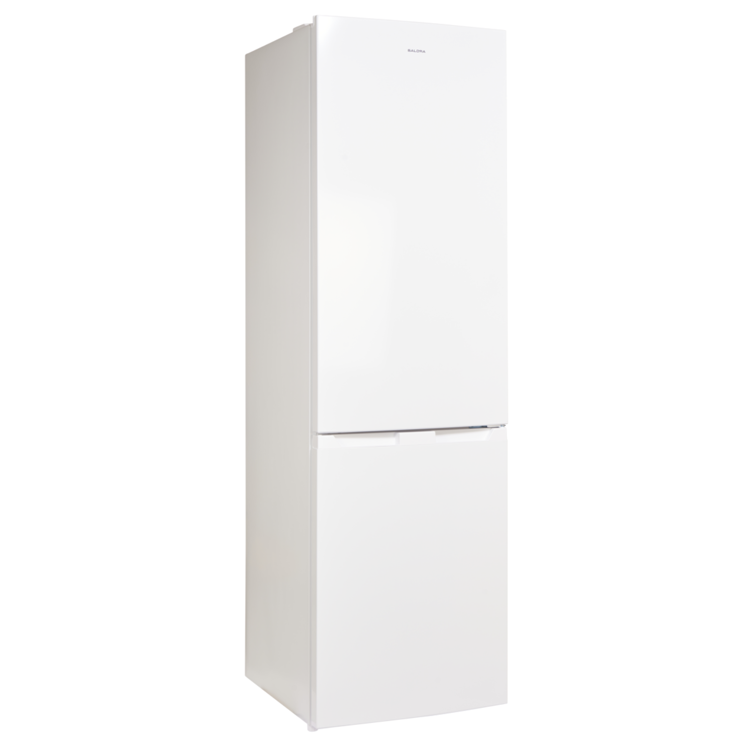 Un réfrigérateur blanc avec la porte fermée. Le fond est blanc. Le réfrigérateur est grand et étroit.