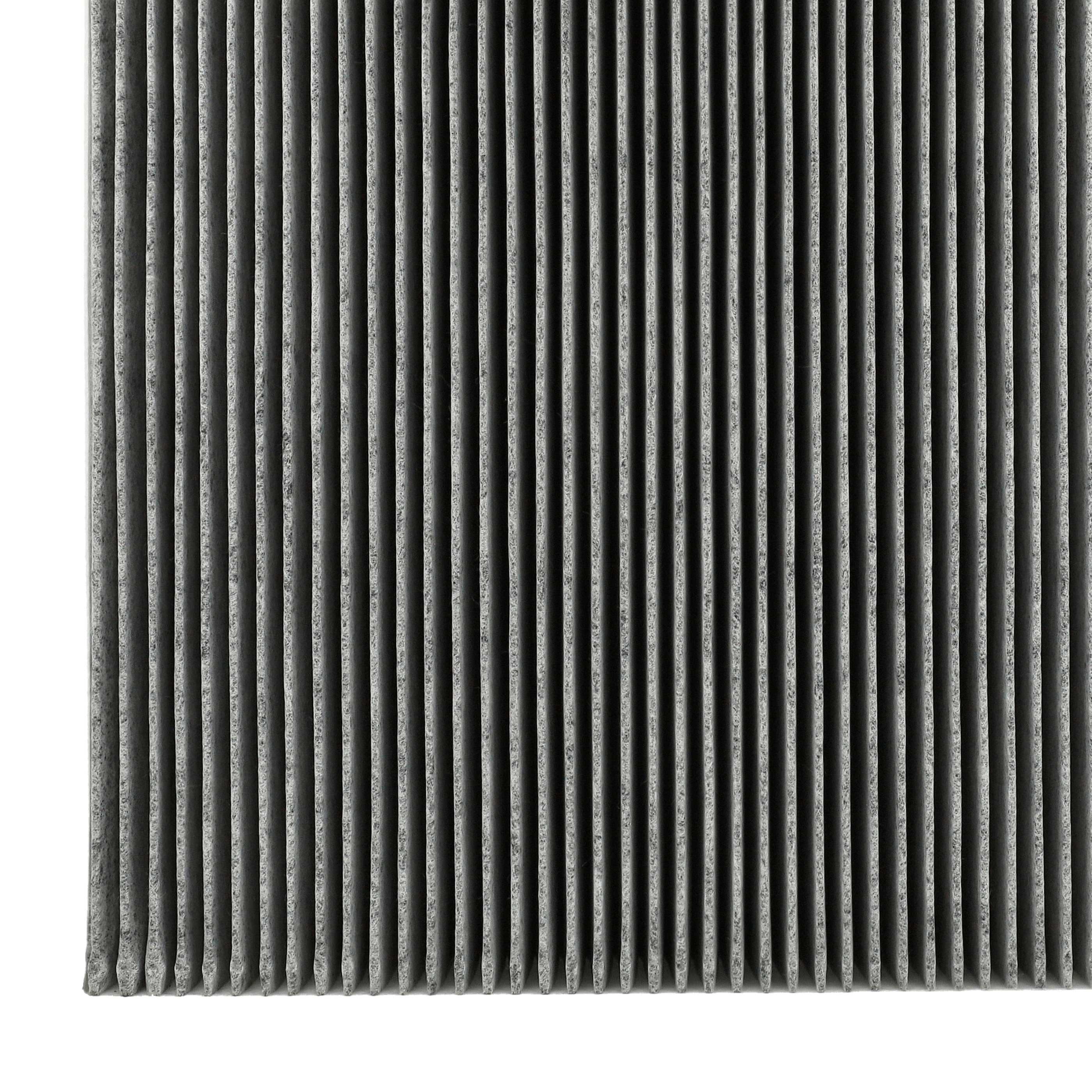Nahaufnahme eines grauen Luftfilters. Vertikale Linien. Weißer Hintergrund.