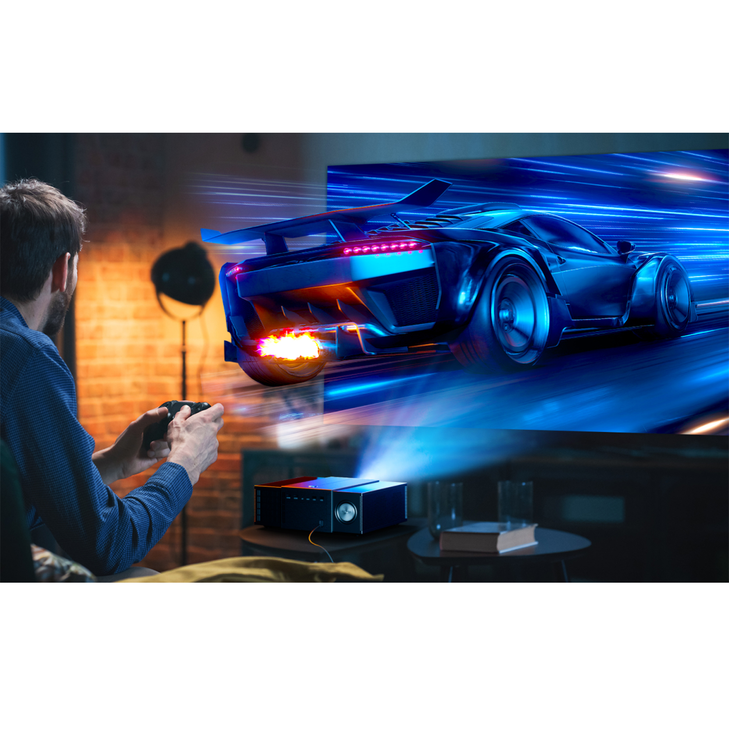 Une personne jouant, regardant une course de voitures sur un écran avec des flammes et des lignes de vitesse.