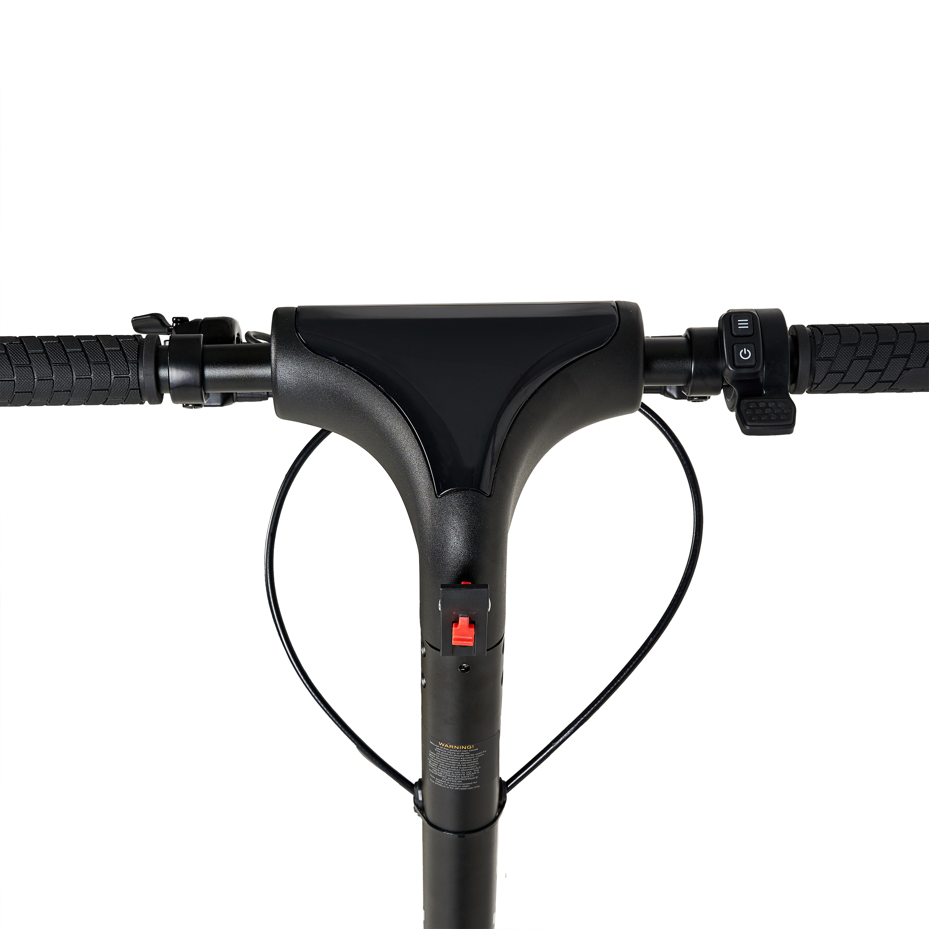 Primer plano del manillar de un patinete eléctrico. Es negro y tiene un botón rojo.