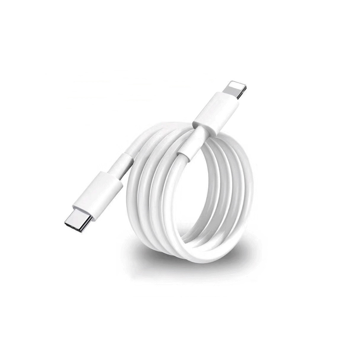 Weißes USB-C-auf-Lightning-Kabel, auf weißer Oberfläche.