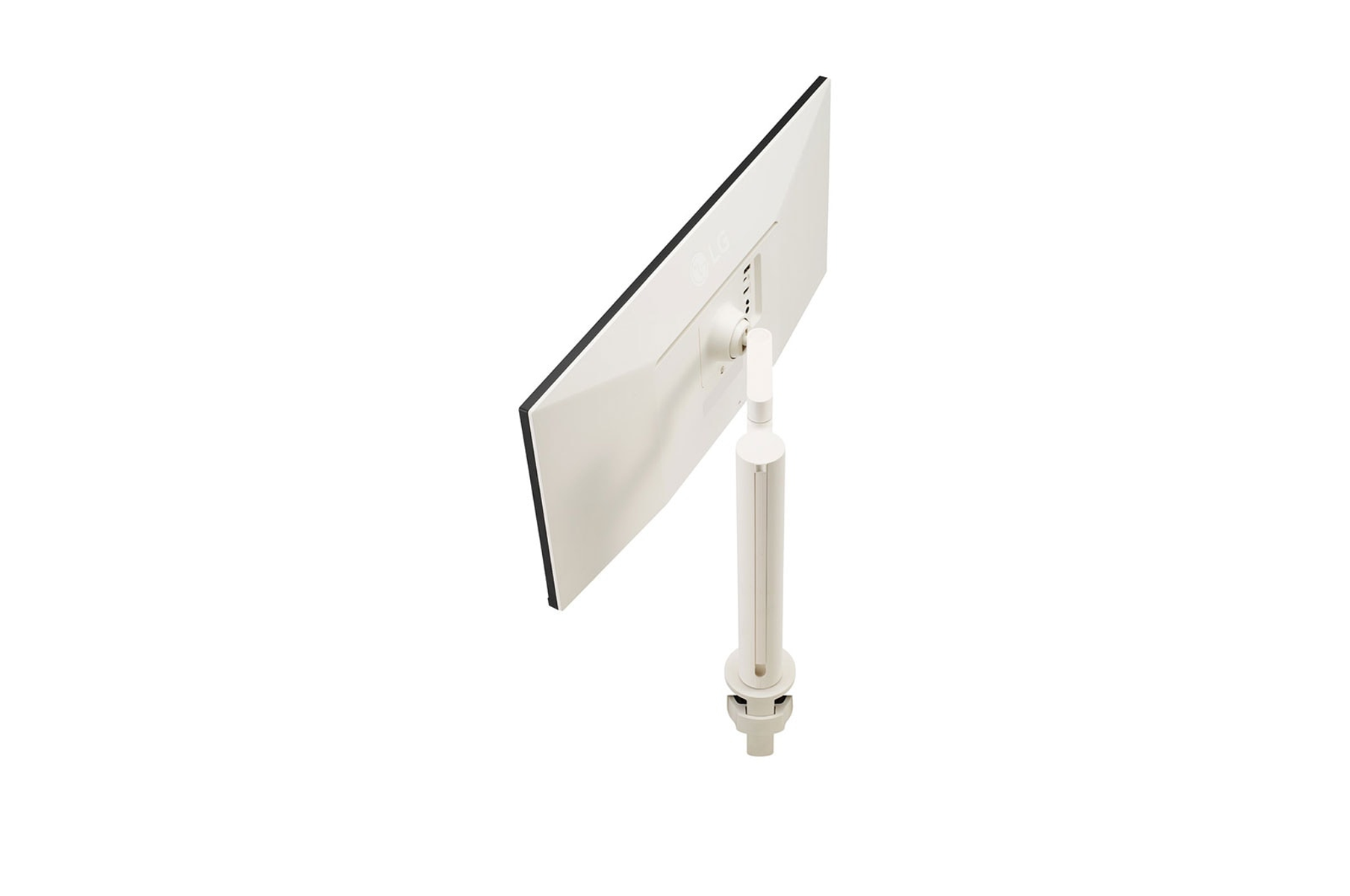 Monitor per computer bianco angolato lateralmente, montato su un supporto bianco. È su uno sfondo bianco.