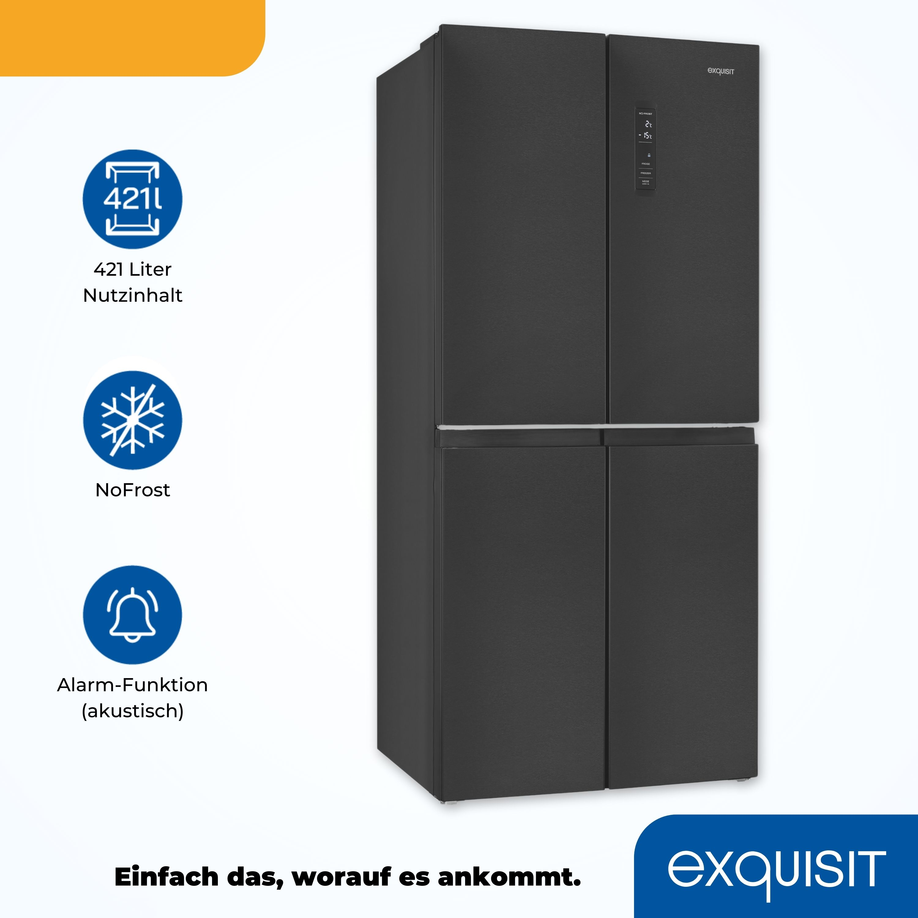 Refrigerador negro con cuatro puertas. Hay etiquetas en el lateral. La marca es Exquisit. Fondo blanco.
