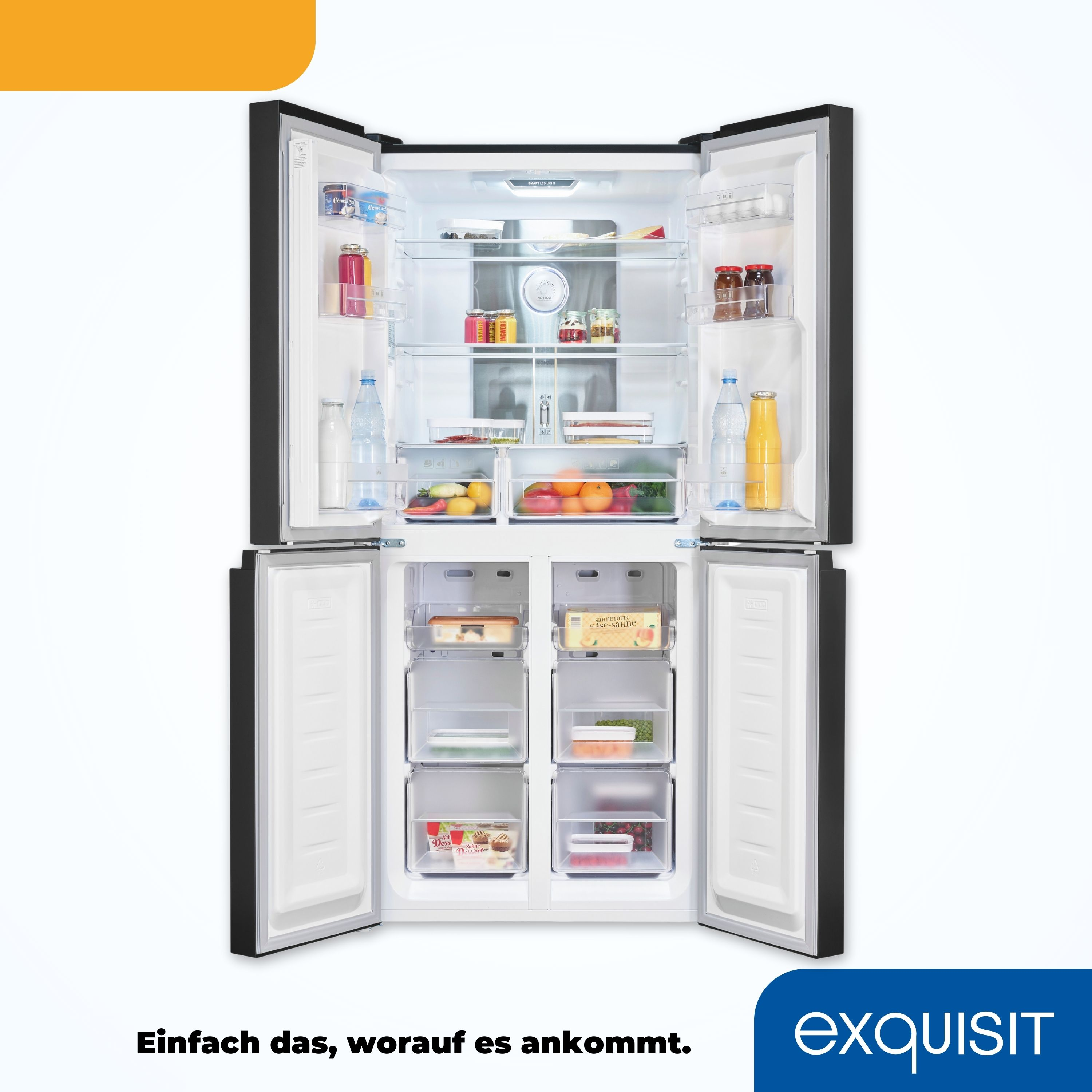 Un refrigerador negro con puertas abiertas, lleno de alimentos.
