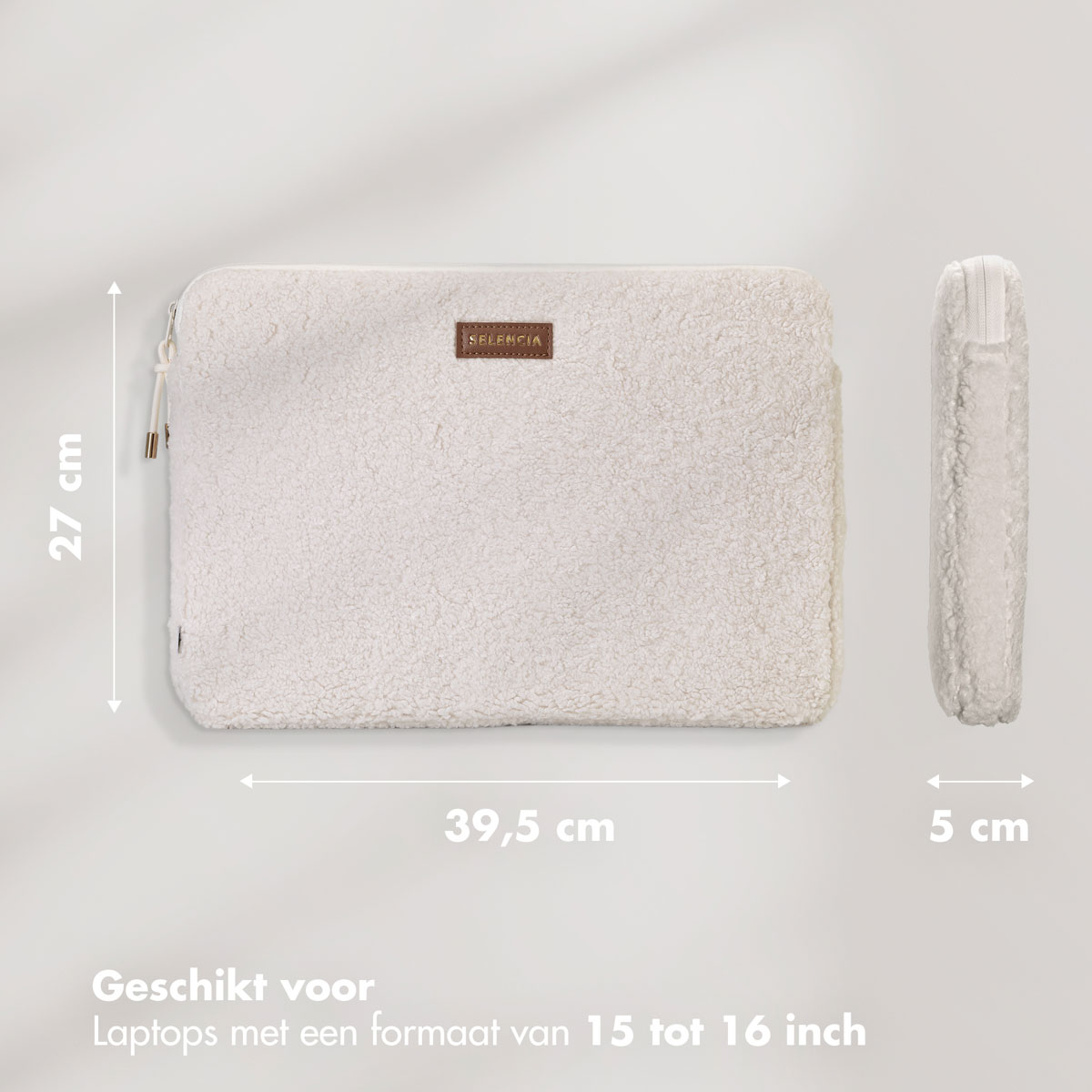 White laptop sleeve with dimensions. Text: 'Geschikt voor laptops van 15 tot 16 inch'. 