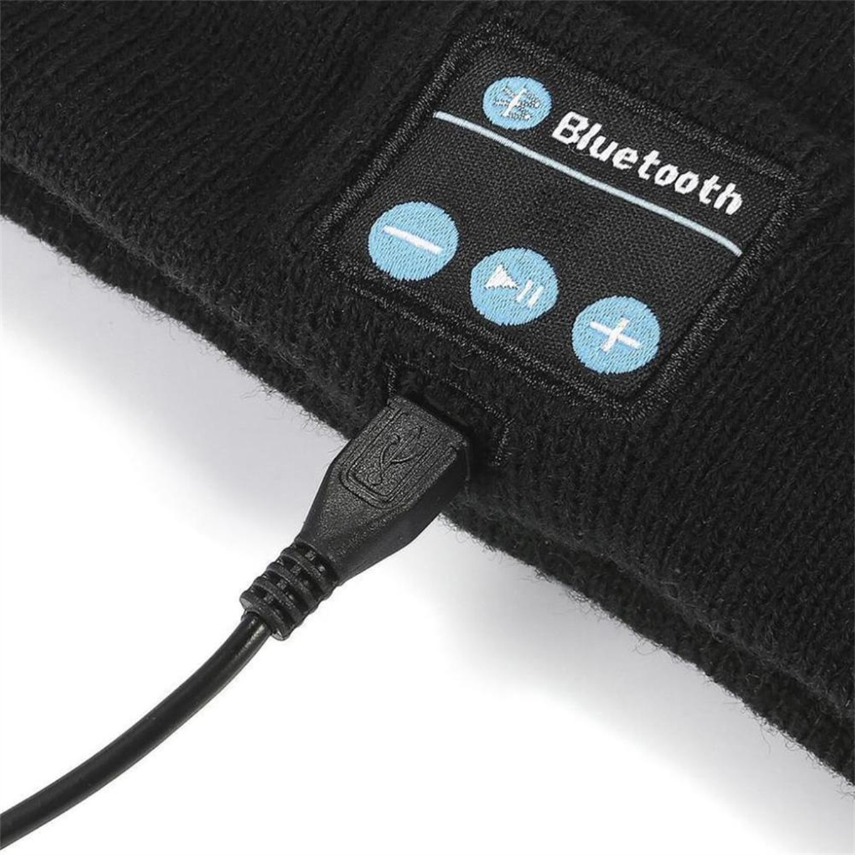 Schwarzes Bluetooth-Stirnband mit Ladekabel. Bluetooth-Symbol und Steuertasten.