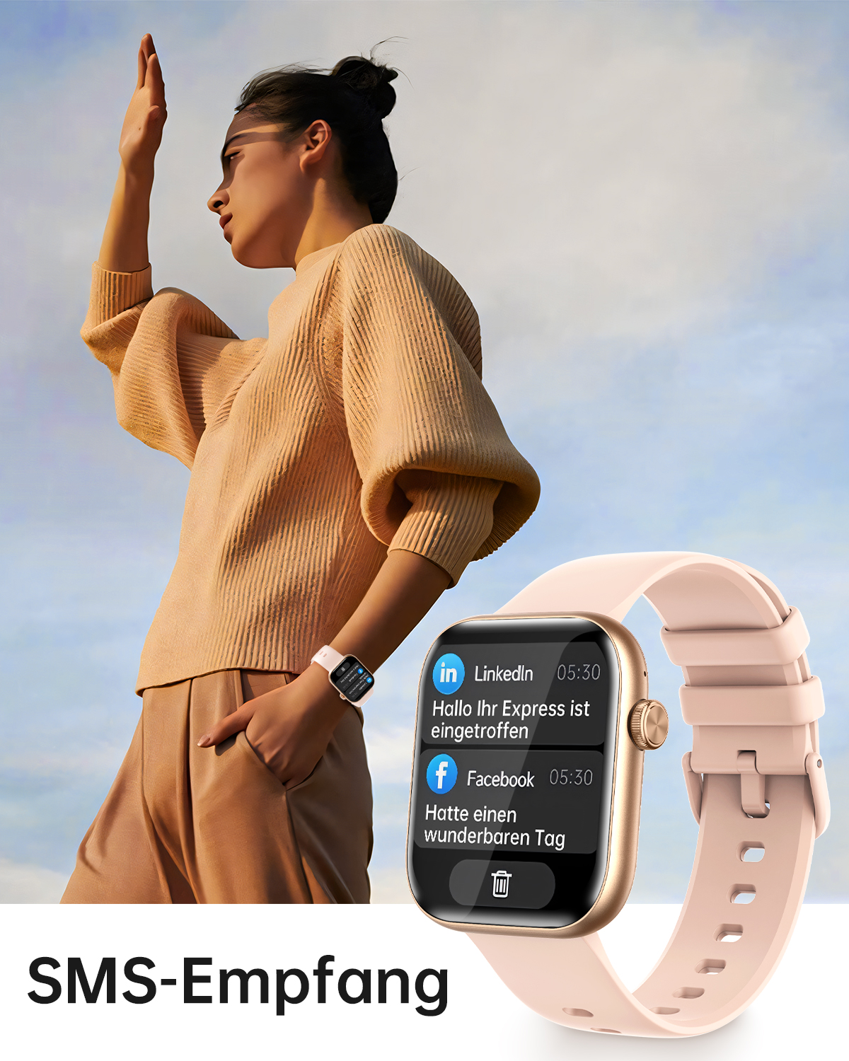 Eine Frau trägt eine Smartwatch mit Benachrichtigungen. Die Uhr hat ein rosa Armband. Blauer Himmel im Hintergrund.
