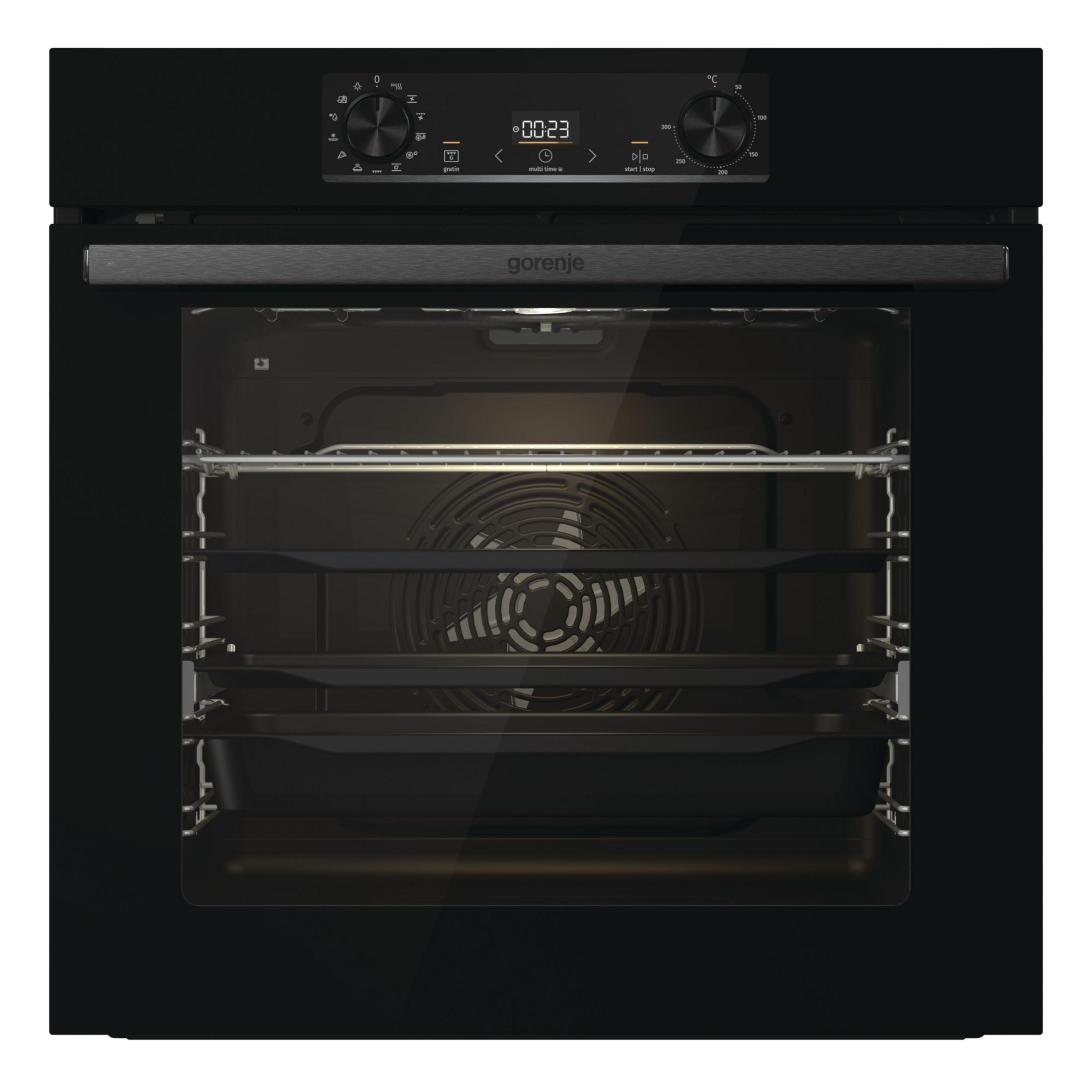Schwarzer Backofen mit Digitalanzeige. Die Backofentür ist geöffnet. Ein Ventilator und Backofengitter sind im Inneren sichtbar.