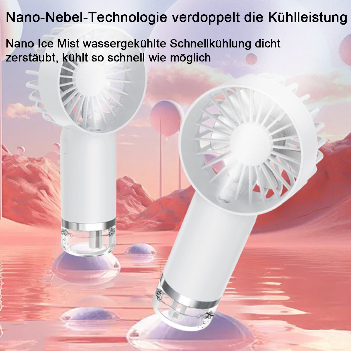 Zwei weiße tragbare Ventilatoren mit Wassertank, die einen Nebeleffekt erzeugen.