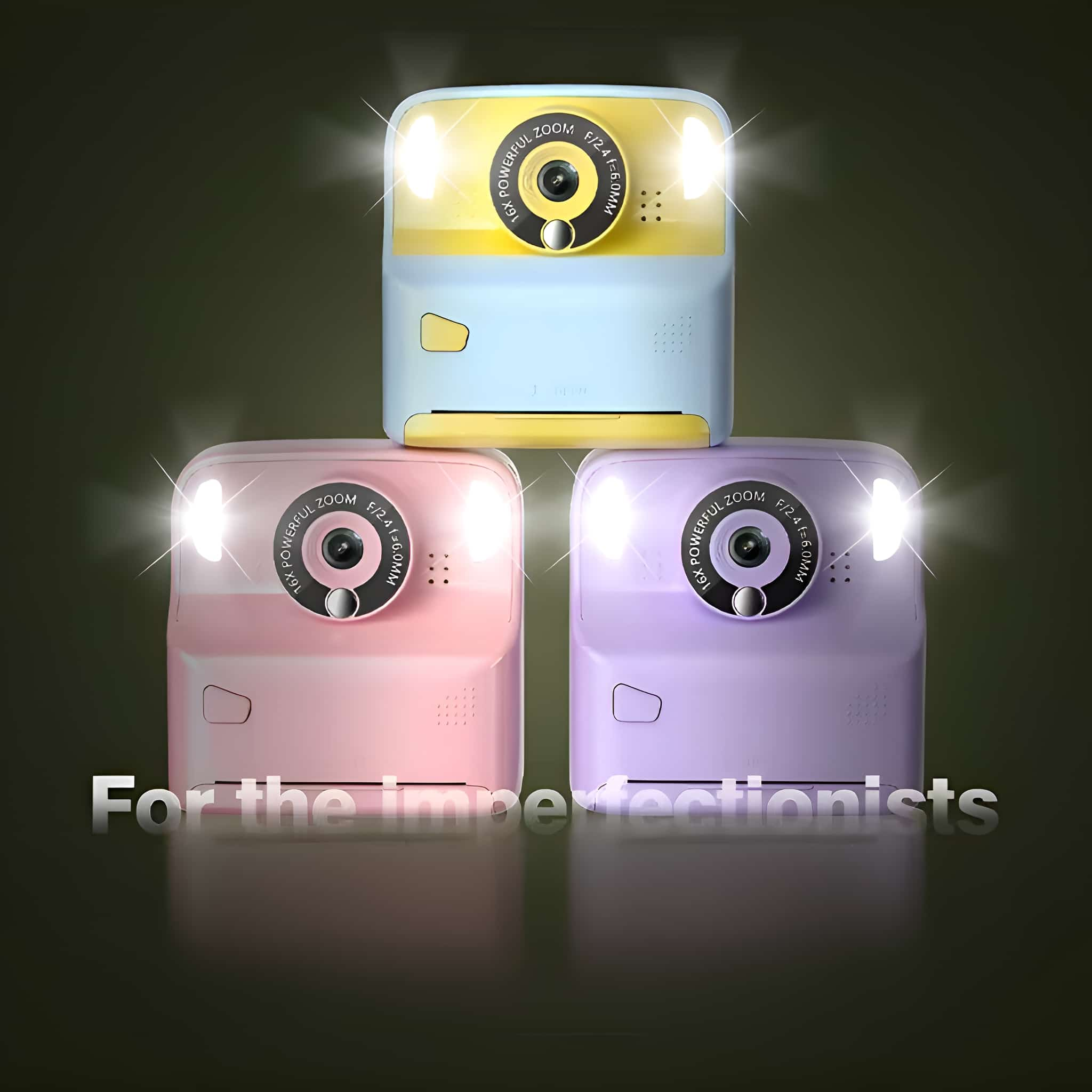 Drei farbige Kameras mit Blitz. Kameras sind hellblau, rosa und lila.